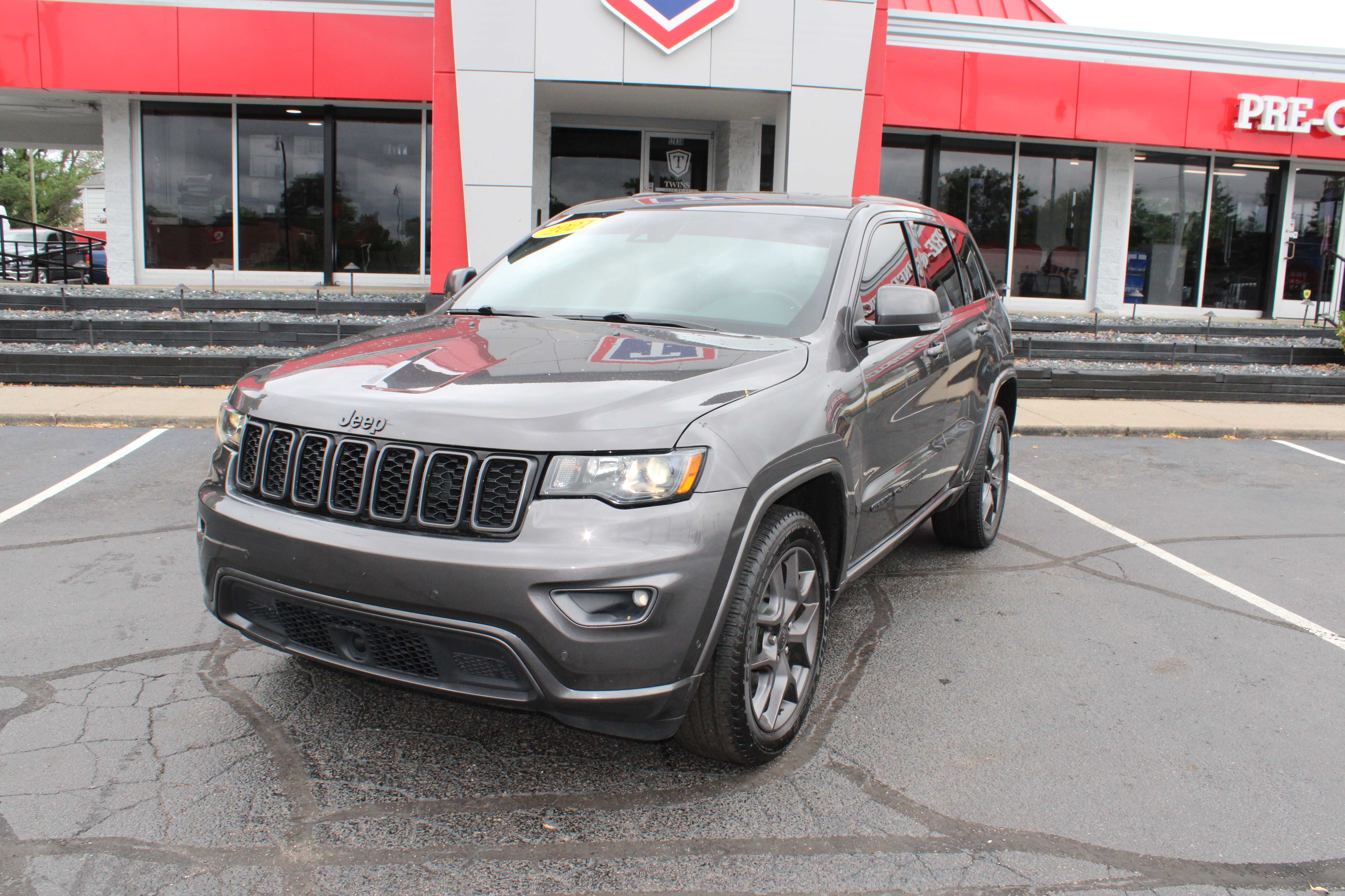 GREY, 2021 JEEP GRAND CHEROKEE Thumnail Image 2