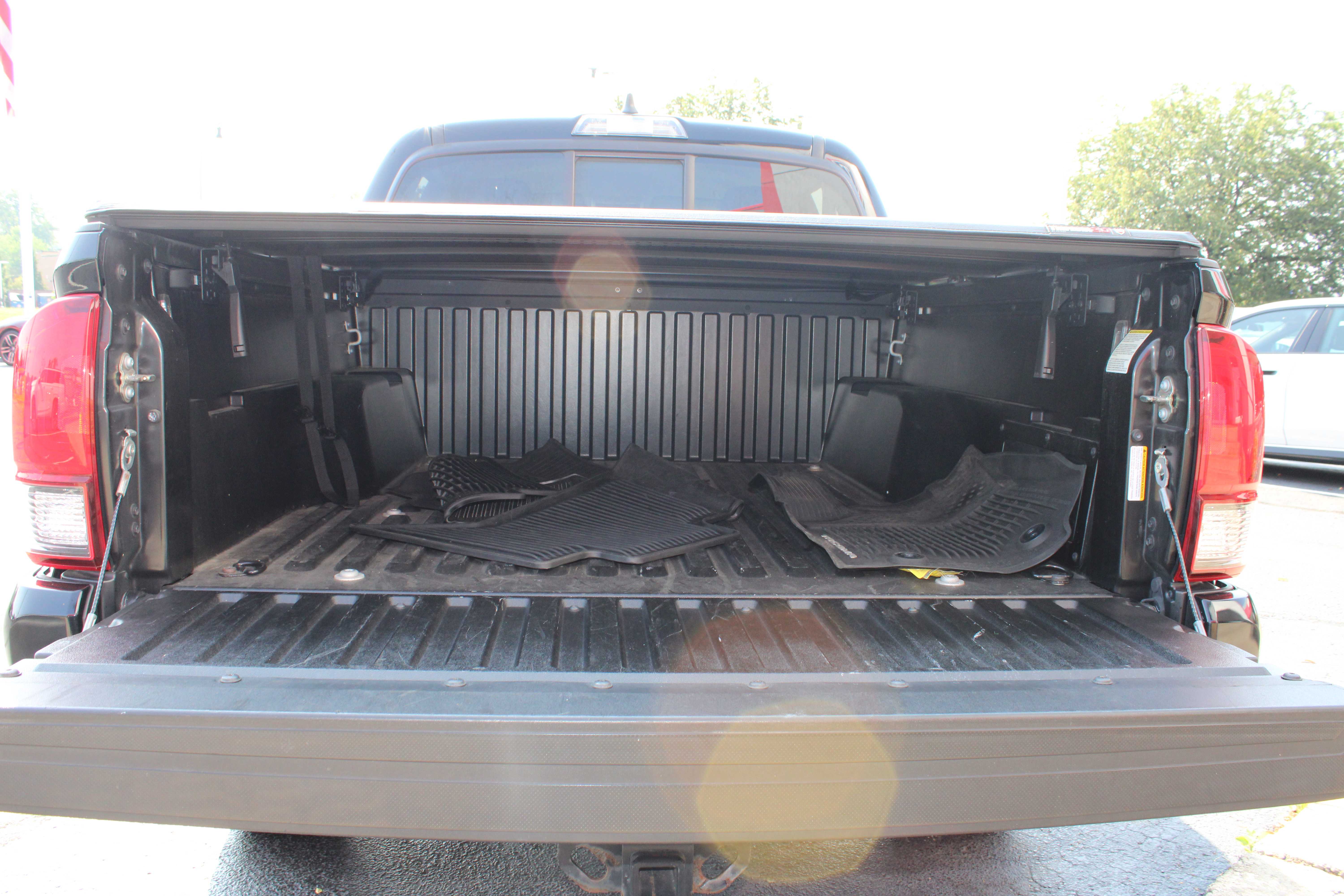 BLACK, 2020 TOYOTA TACOMA DOUBLE CAB Thumnail Image 8