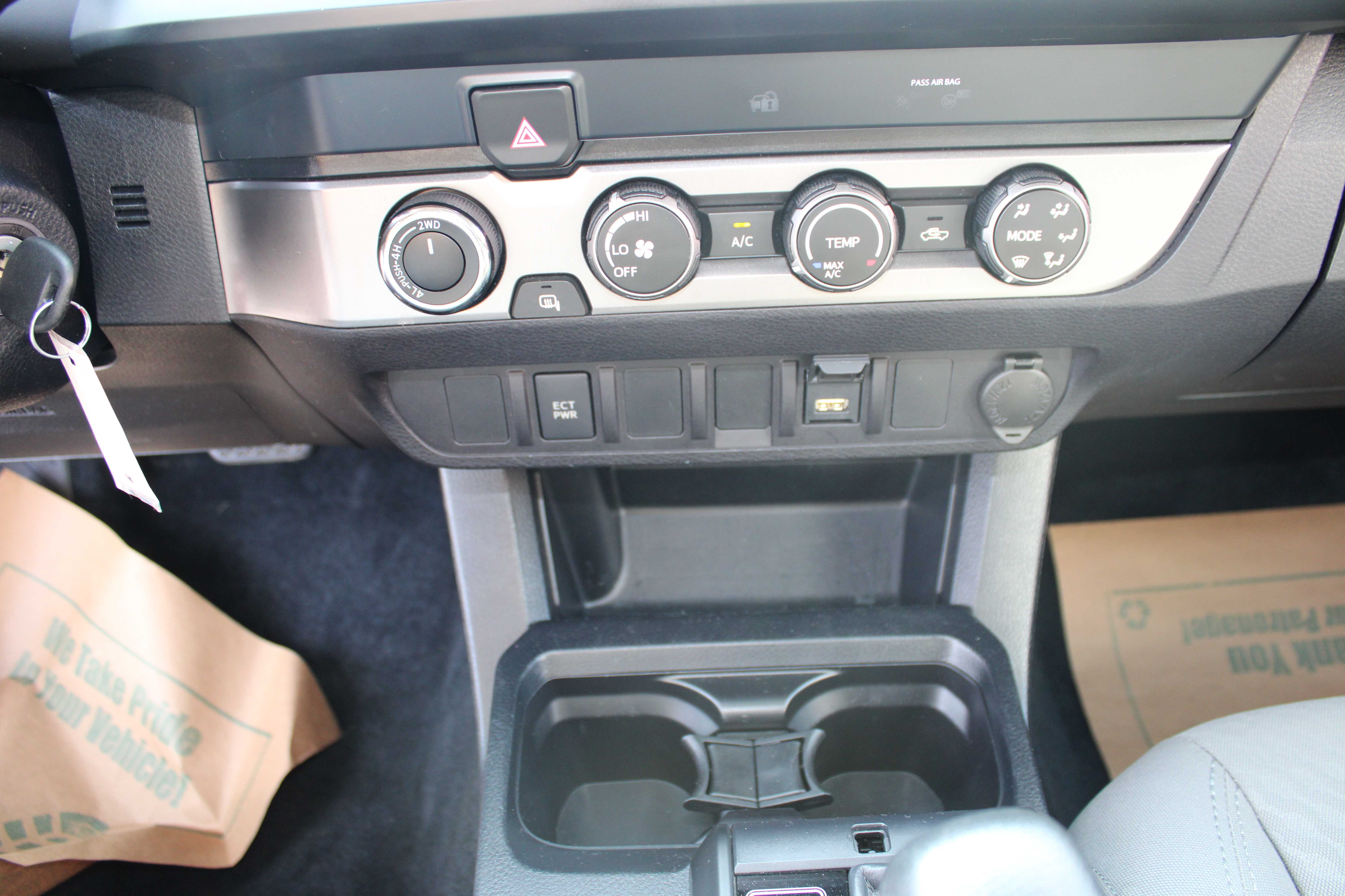 BLACK, 2020 TOYOTA TACOMA DOUBLE CAB Thumnail Image 16