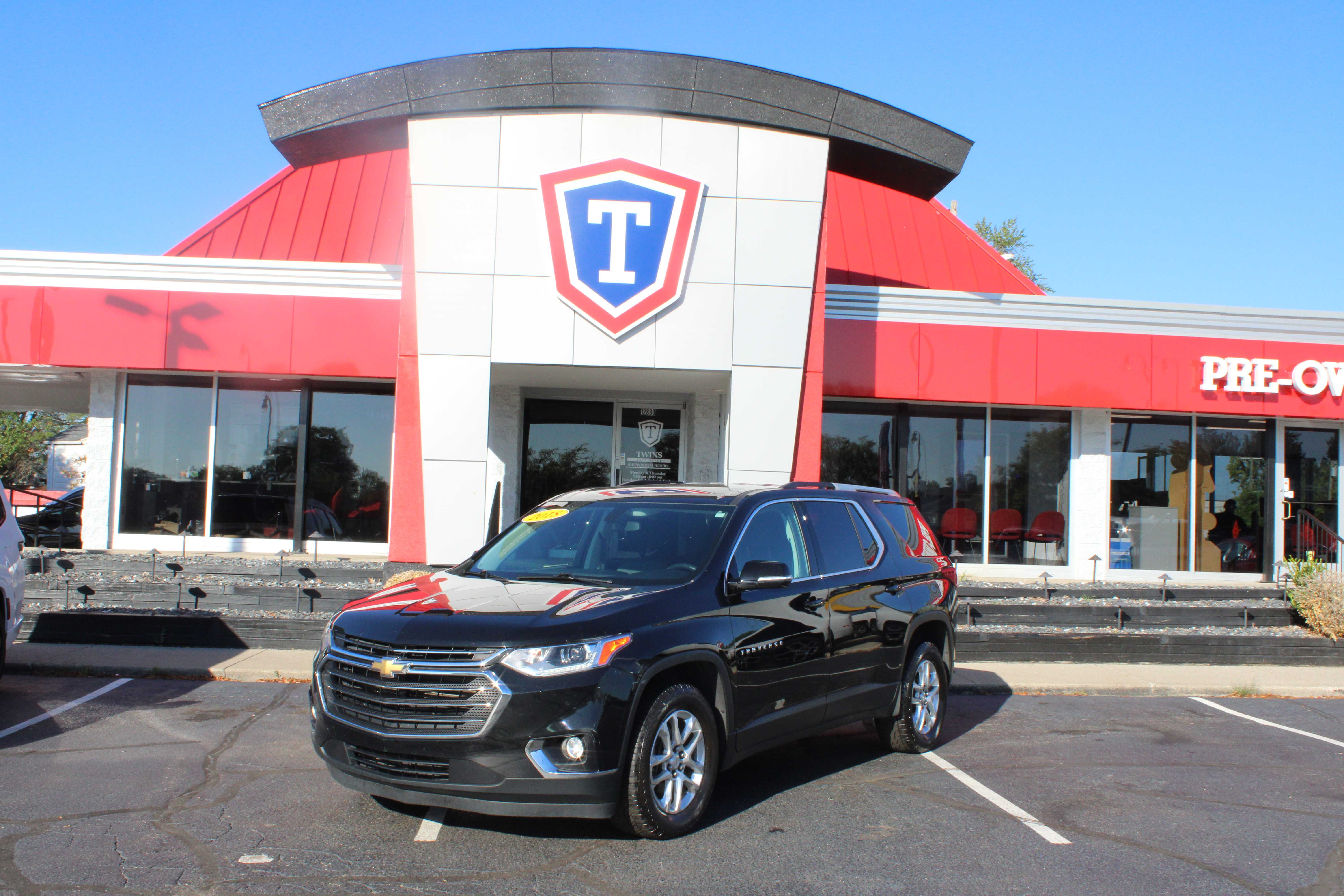 BLACK, 2018 CHEVROLET TRAVERSE Image 