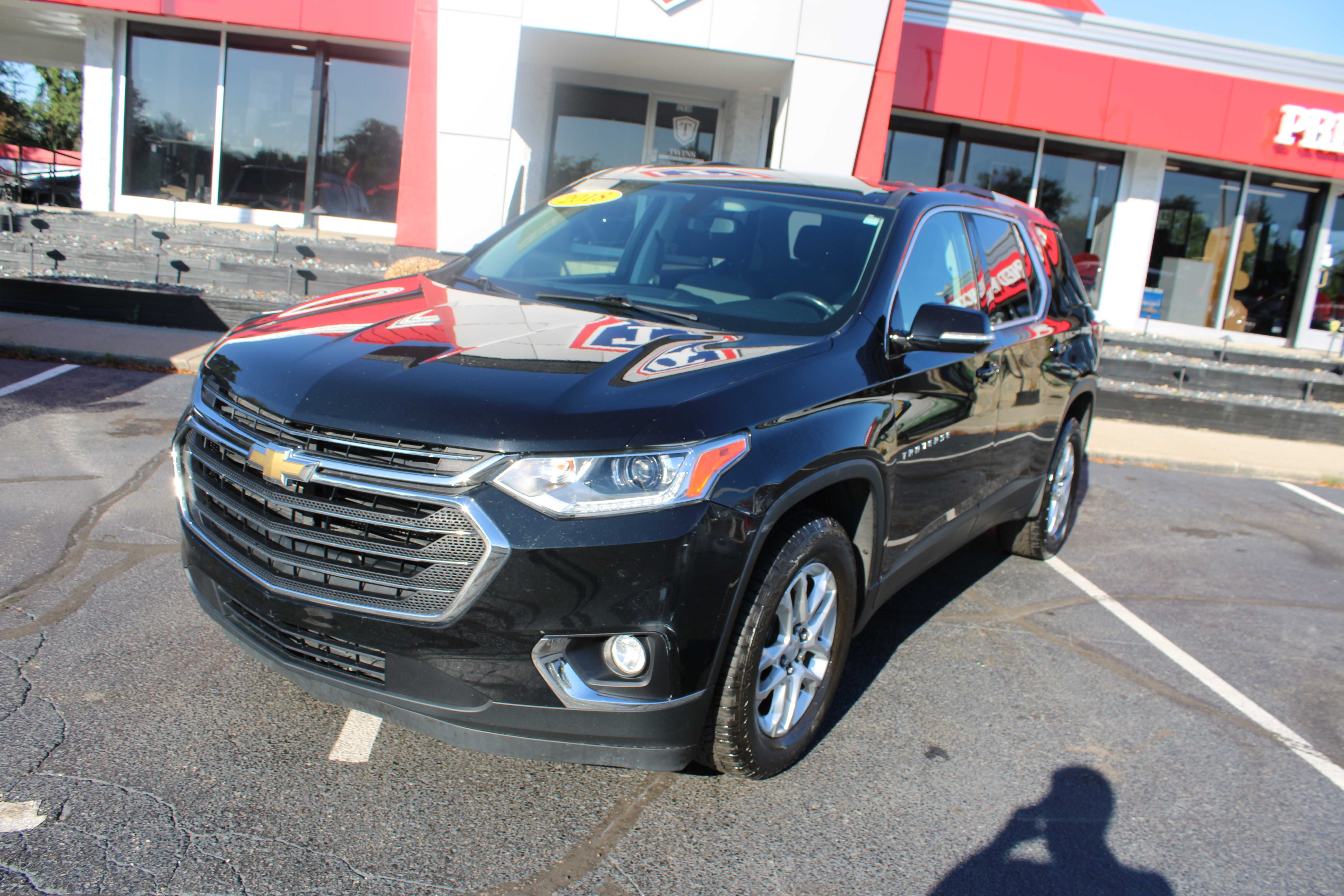 BLACK, 2018 CHEVROLET TRAVERSE Thumnail Image 2