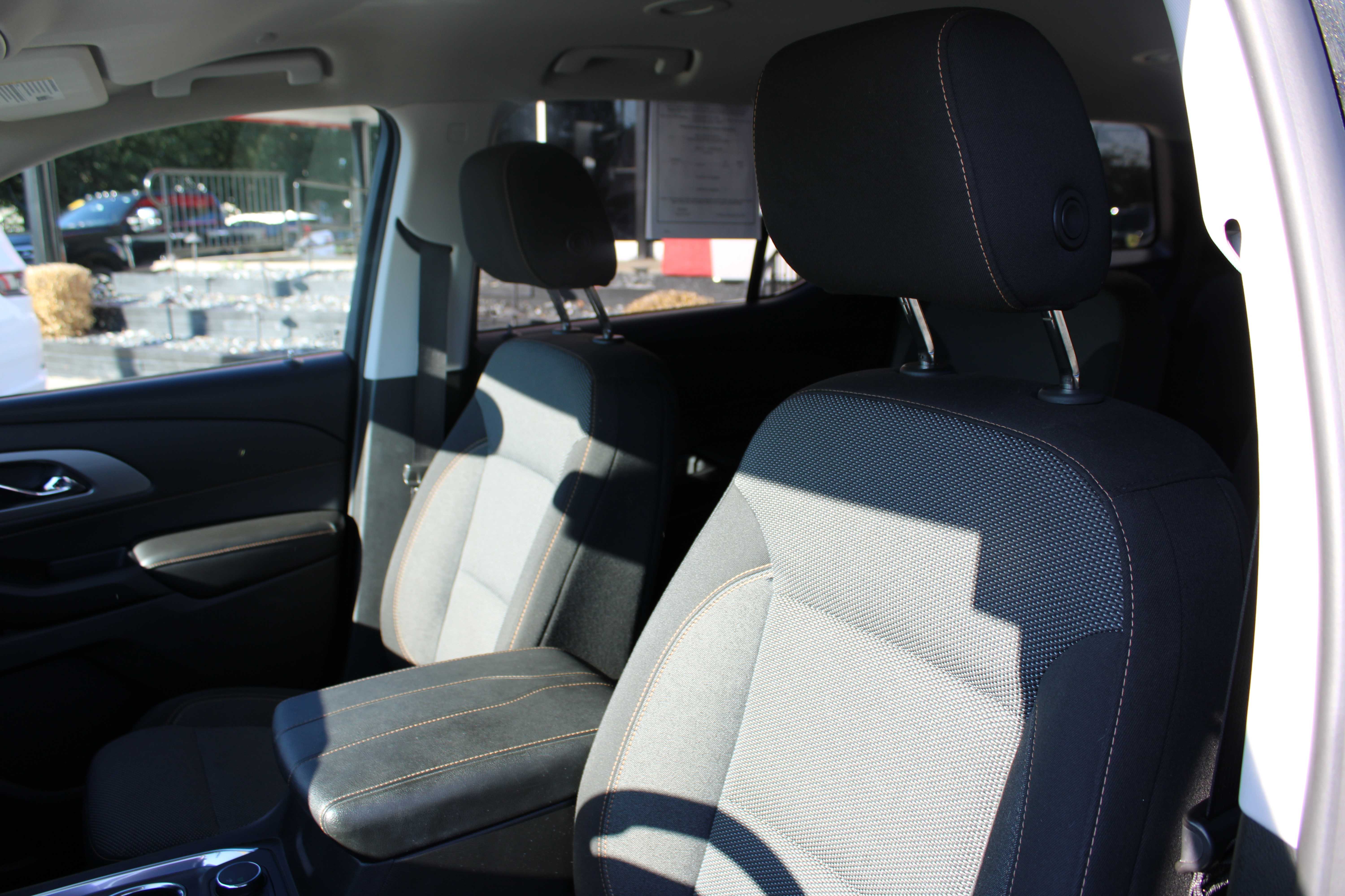 BLACK, 2018 CHEVROLET TRAVERSE Thumnail Image 16