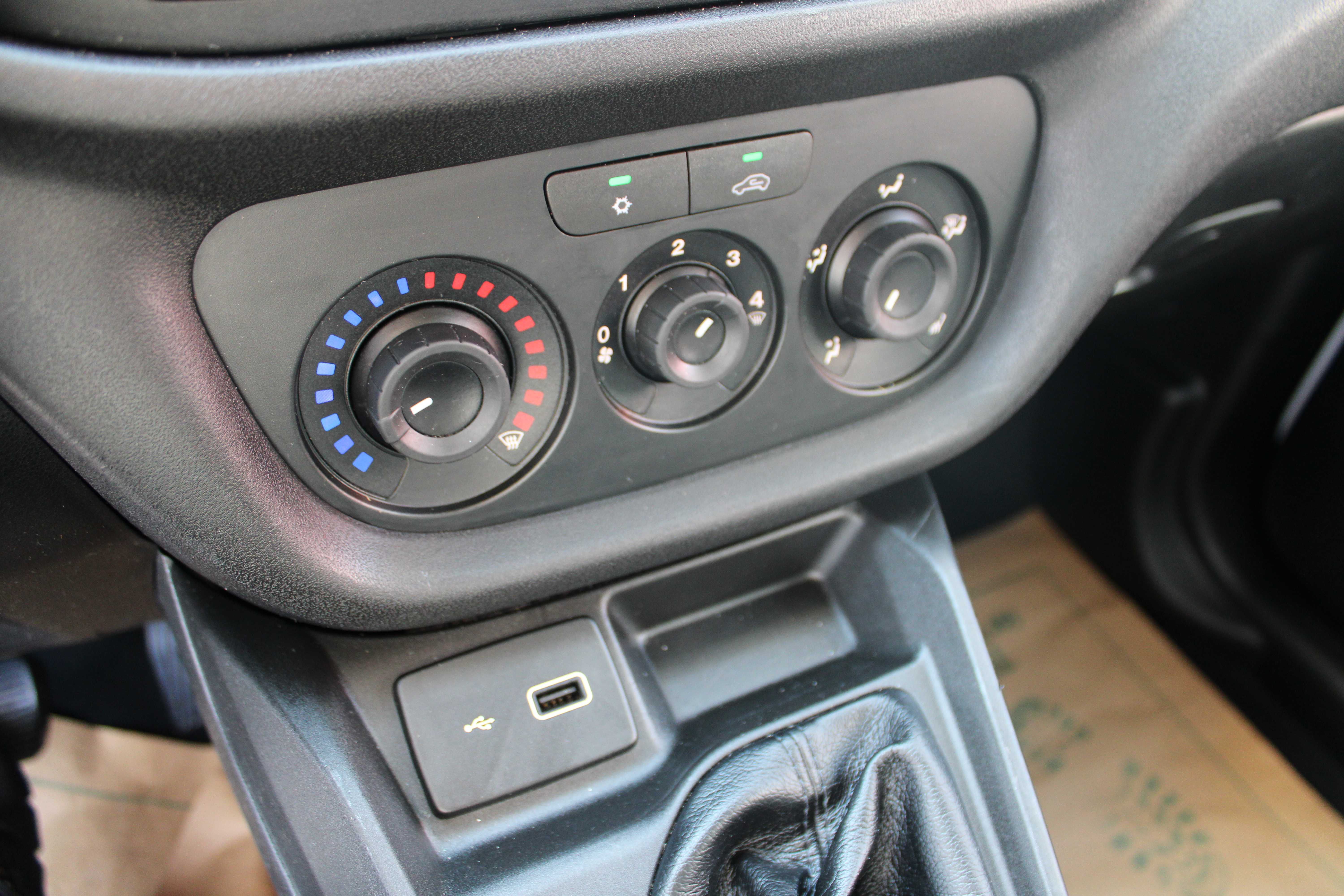 WHITE, 2022 RAM PROMASTER CITY Thumnail Image 14