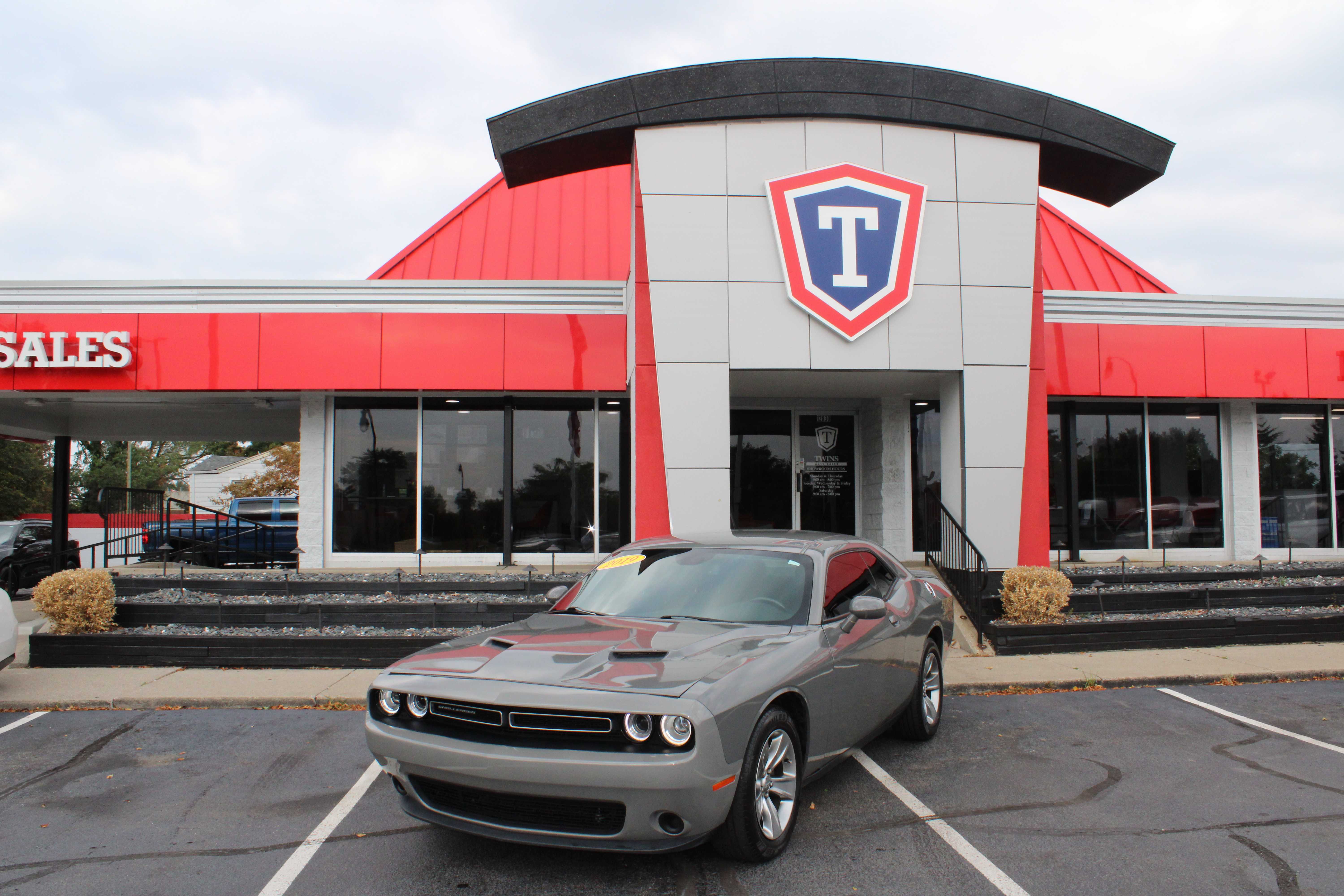 GRAY, 2019 DODGE CHALLENGER Thumnail Image 1