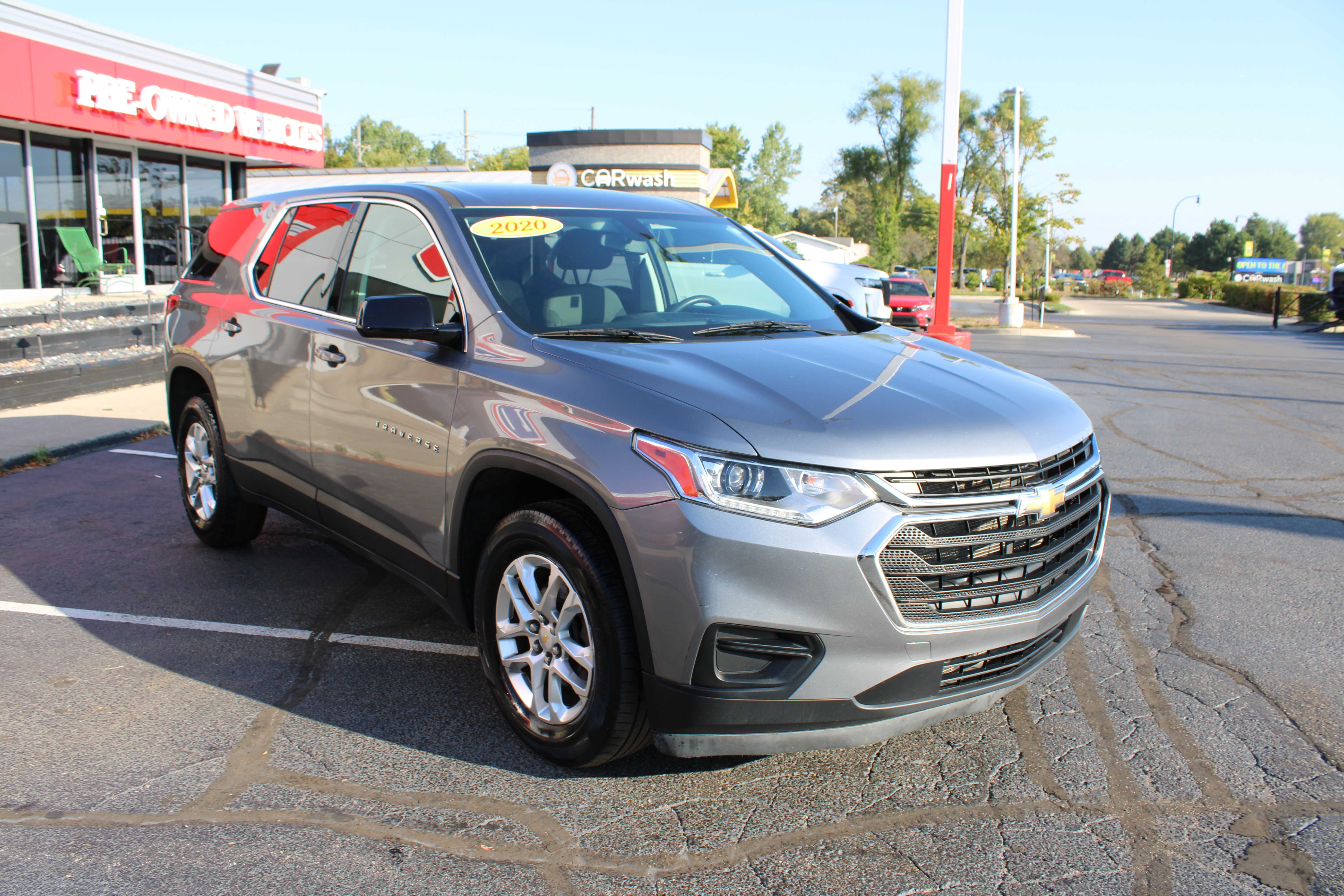 GREY, 2020 CHEVROLET TRAVERSE Thumnail Image 4