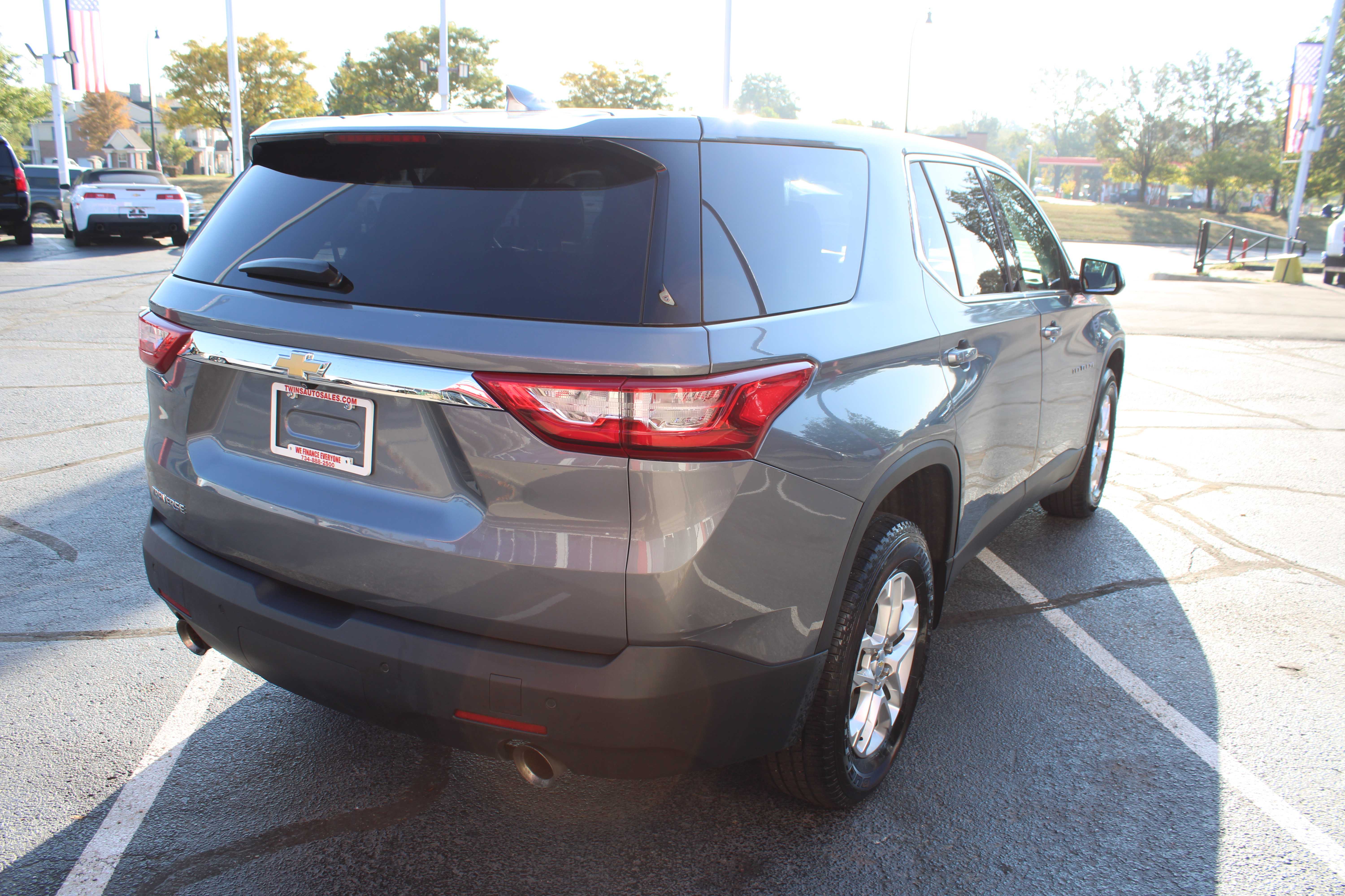 GREY, 2020 CHEVROLET TRAVERSE Thumnail Image 6