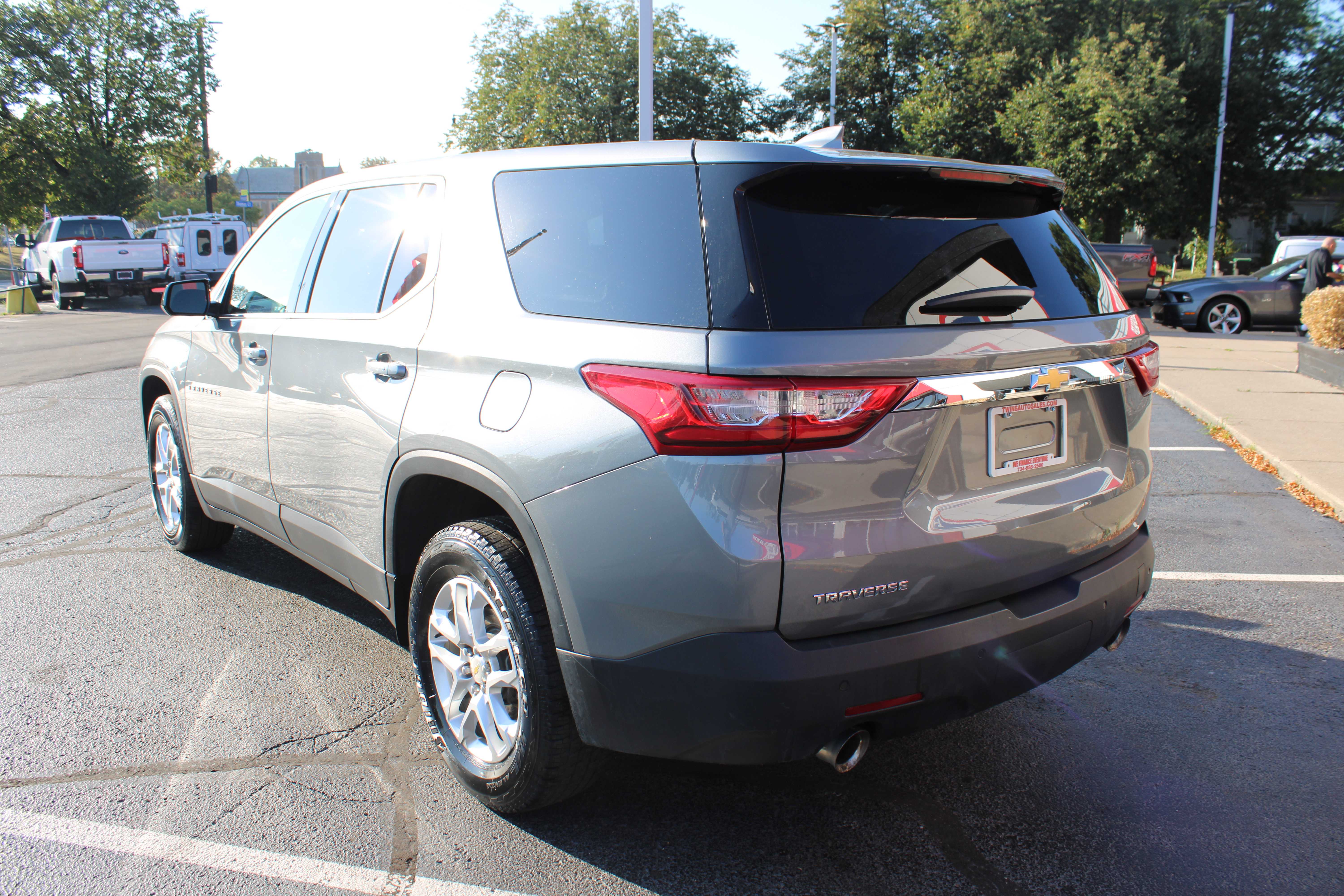 GREY, 2020 CHEVROLET TRAVERSE Thumnail Image 8