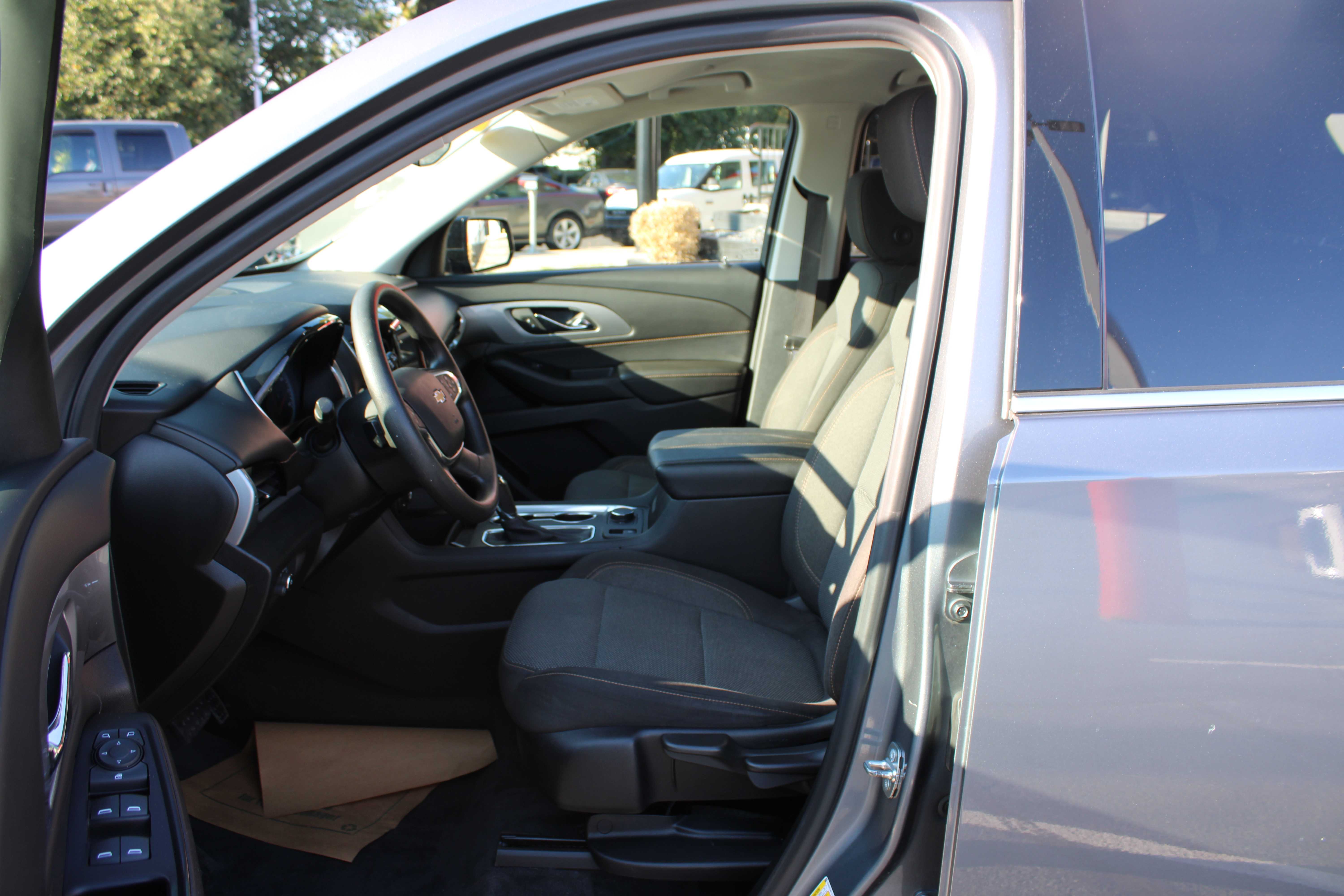 GREY, 2020 CHEVROLET TRAVERSE Thumnail Image 10