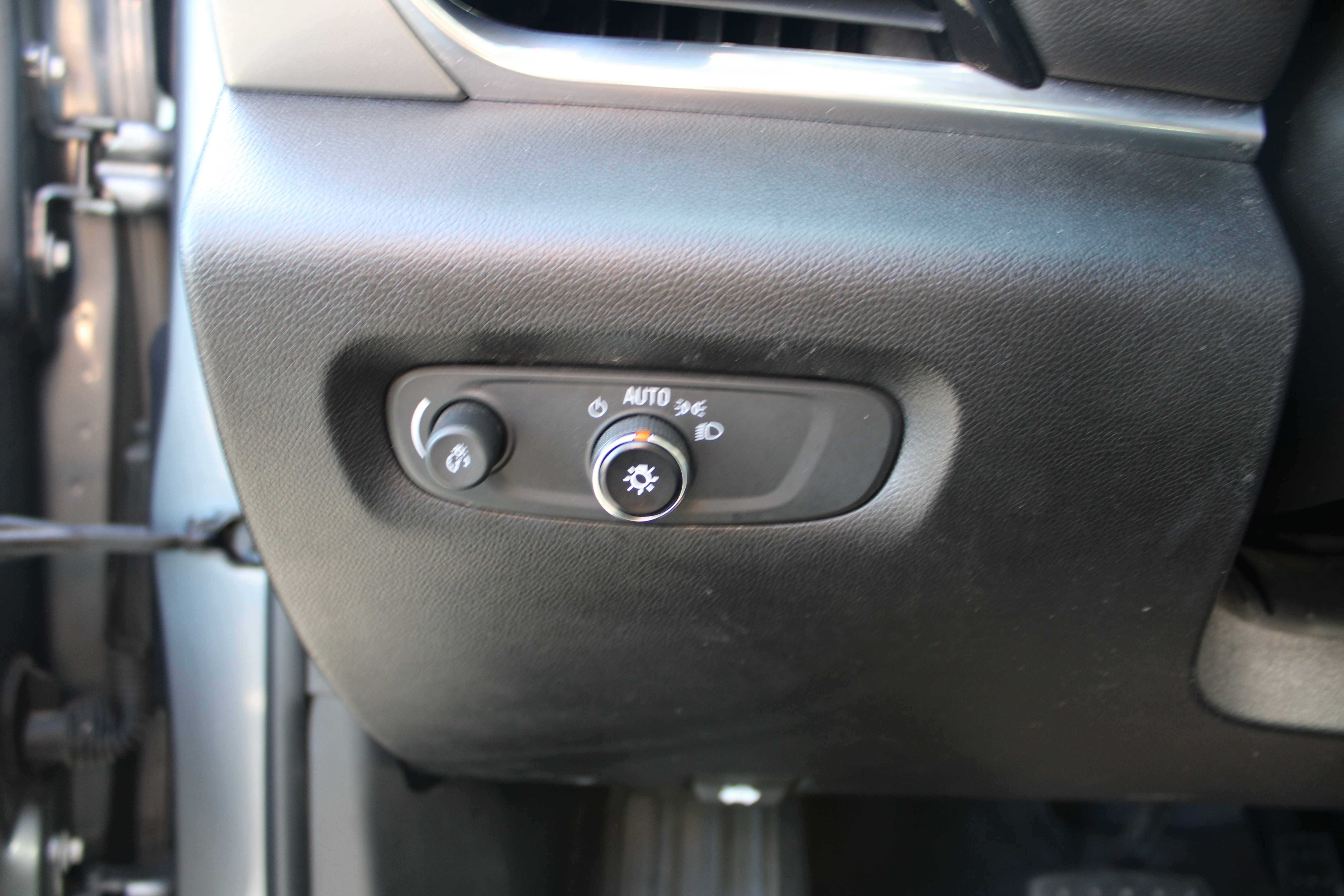GREY, 2020 CHEVROLET TRAVERSE Thumnail Image 11