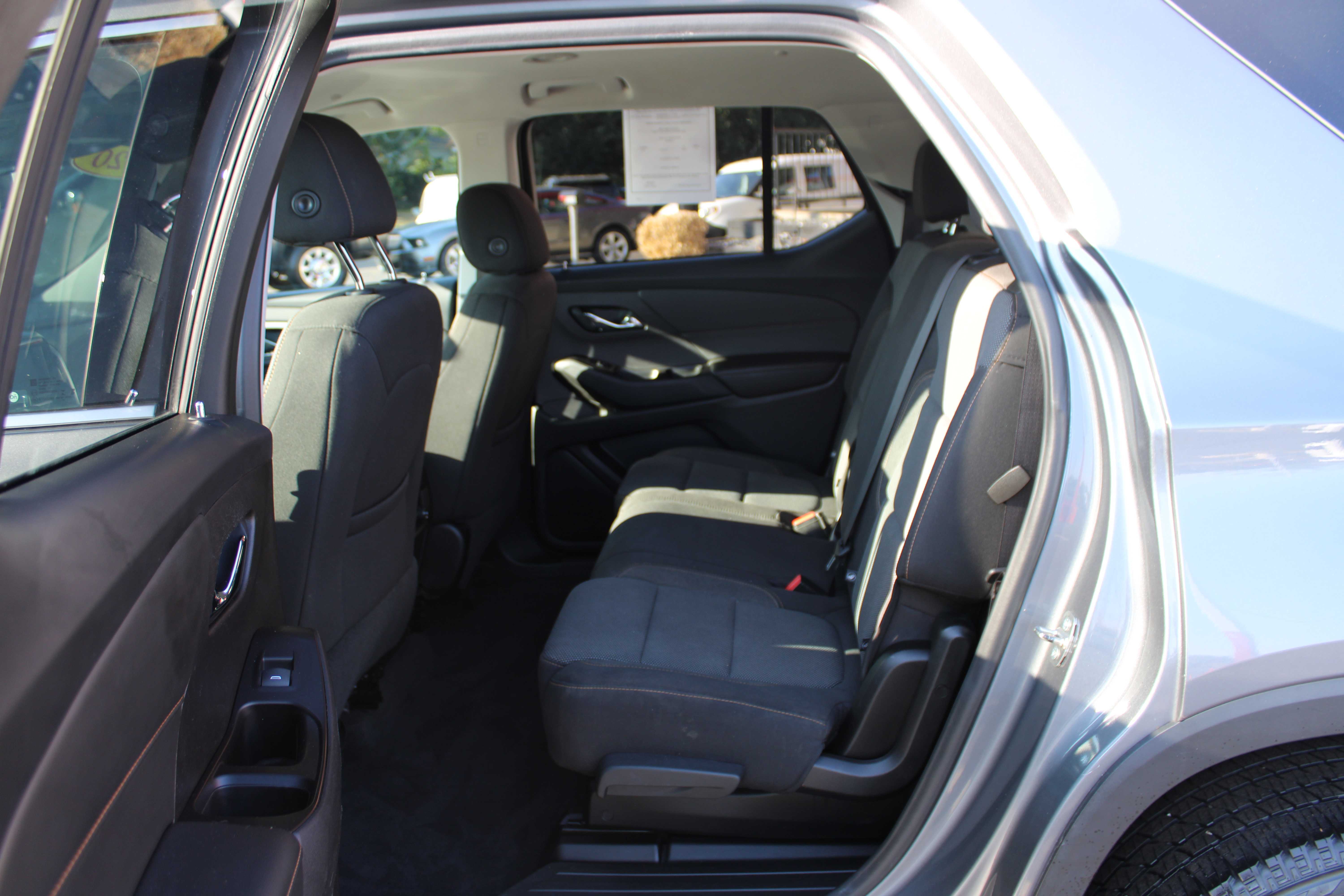 GREY, 2020 CHEVROLET TRAVERSE Thumnail Image 19
