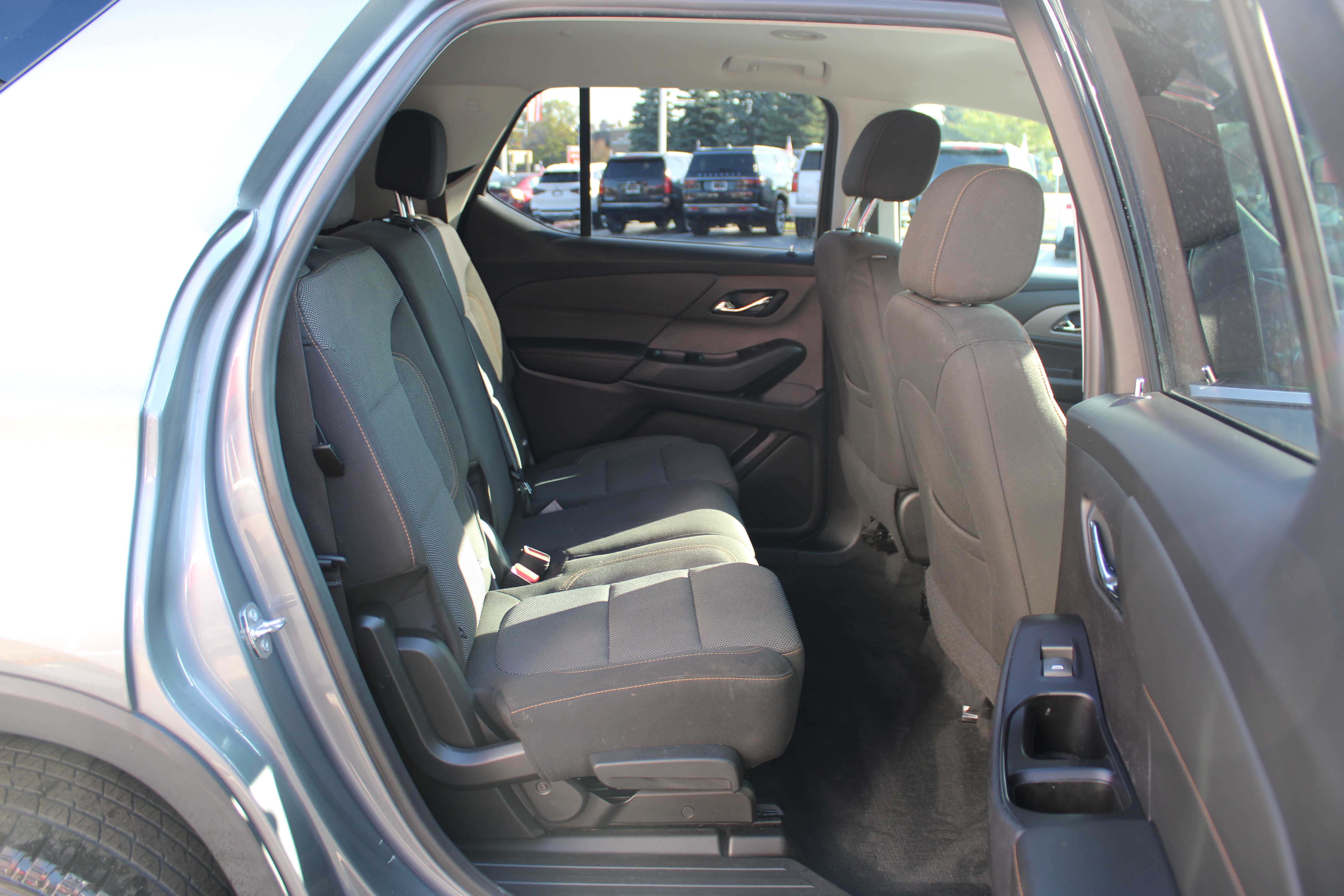 GREY, 2020 CHEVROLET TRAVERSE Thumnail Image 22