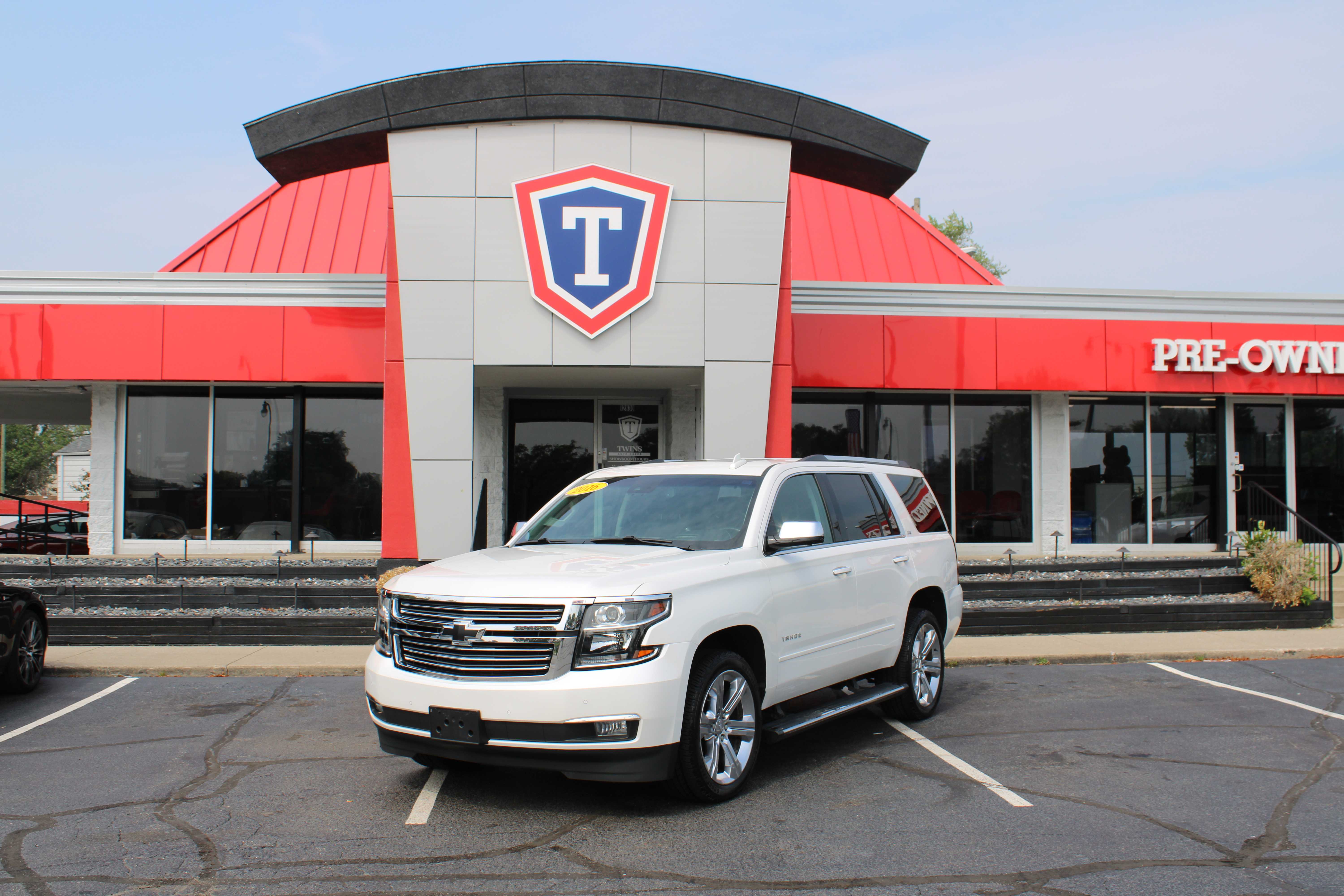 WHITE, 2016 CHEVROLET TAHOE Thumnail Image 1