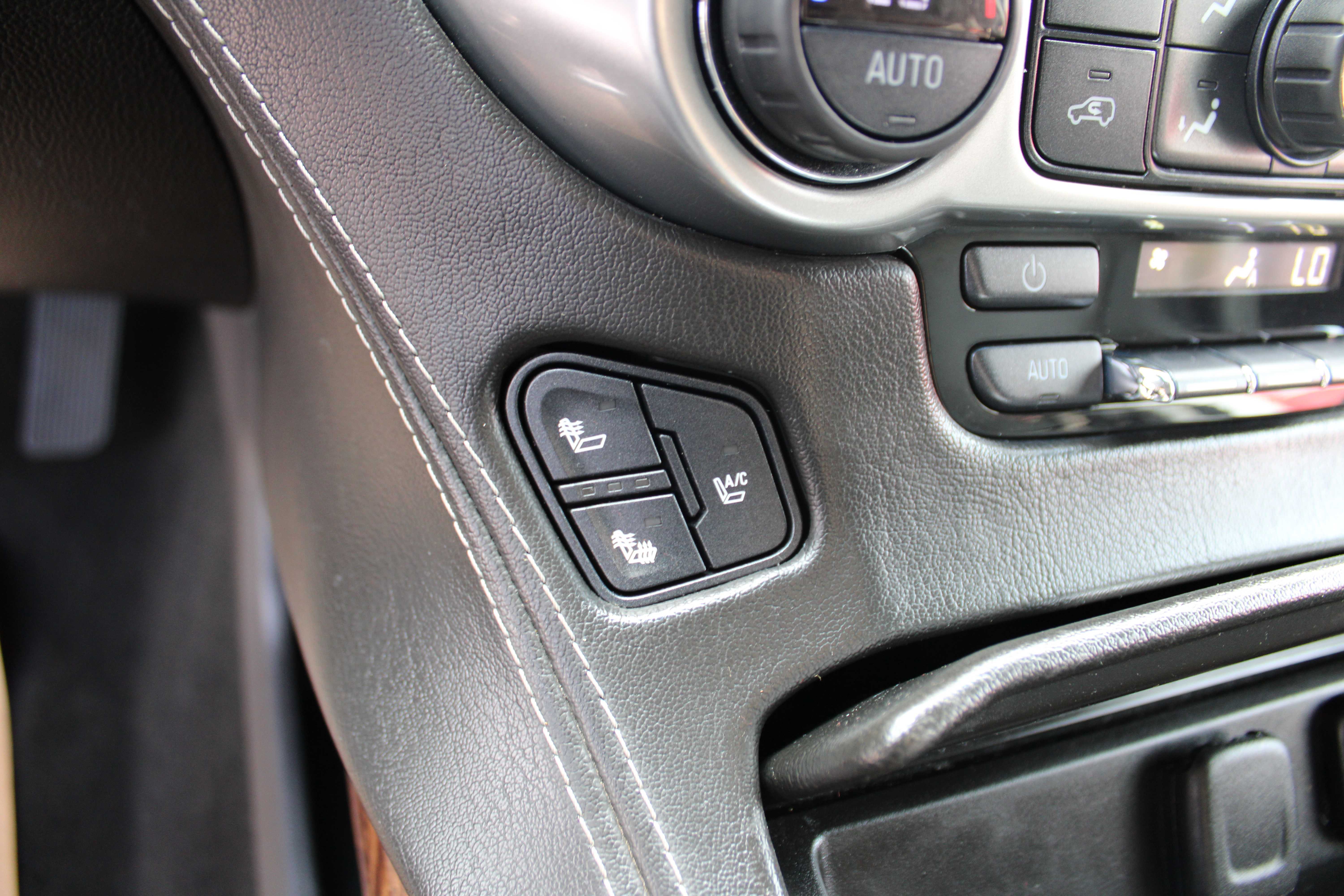 WHITE, 2016 CHEVROLET TAHOE Thumnail Image 16