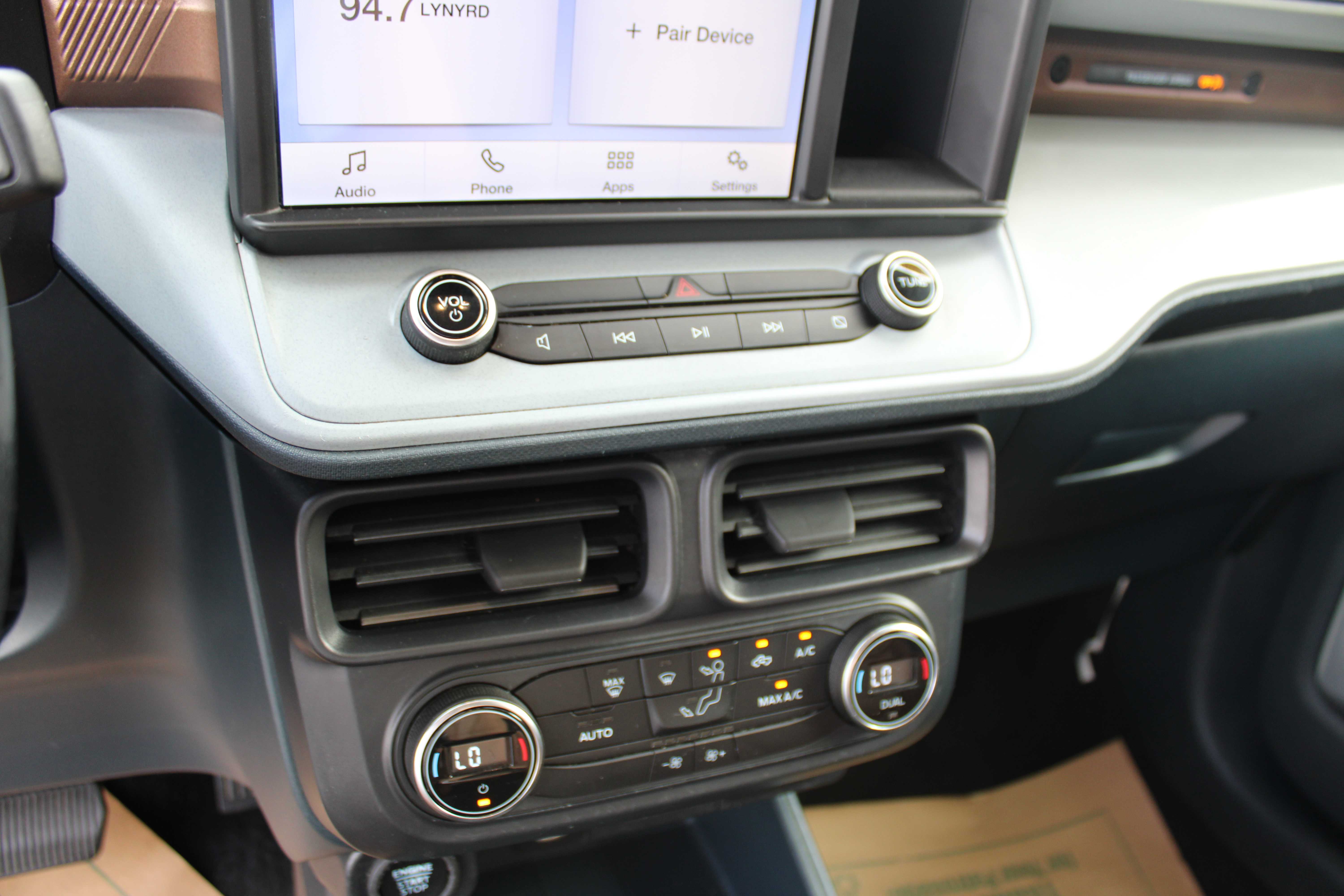 WHITE, 2022 FORD MAVERICK Thumnail Image 14