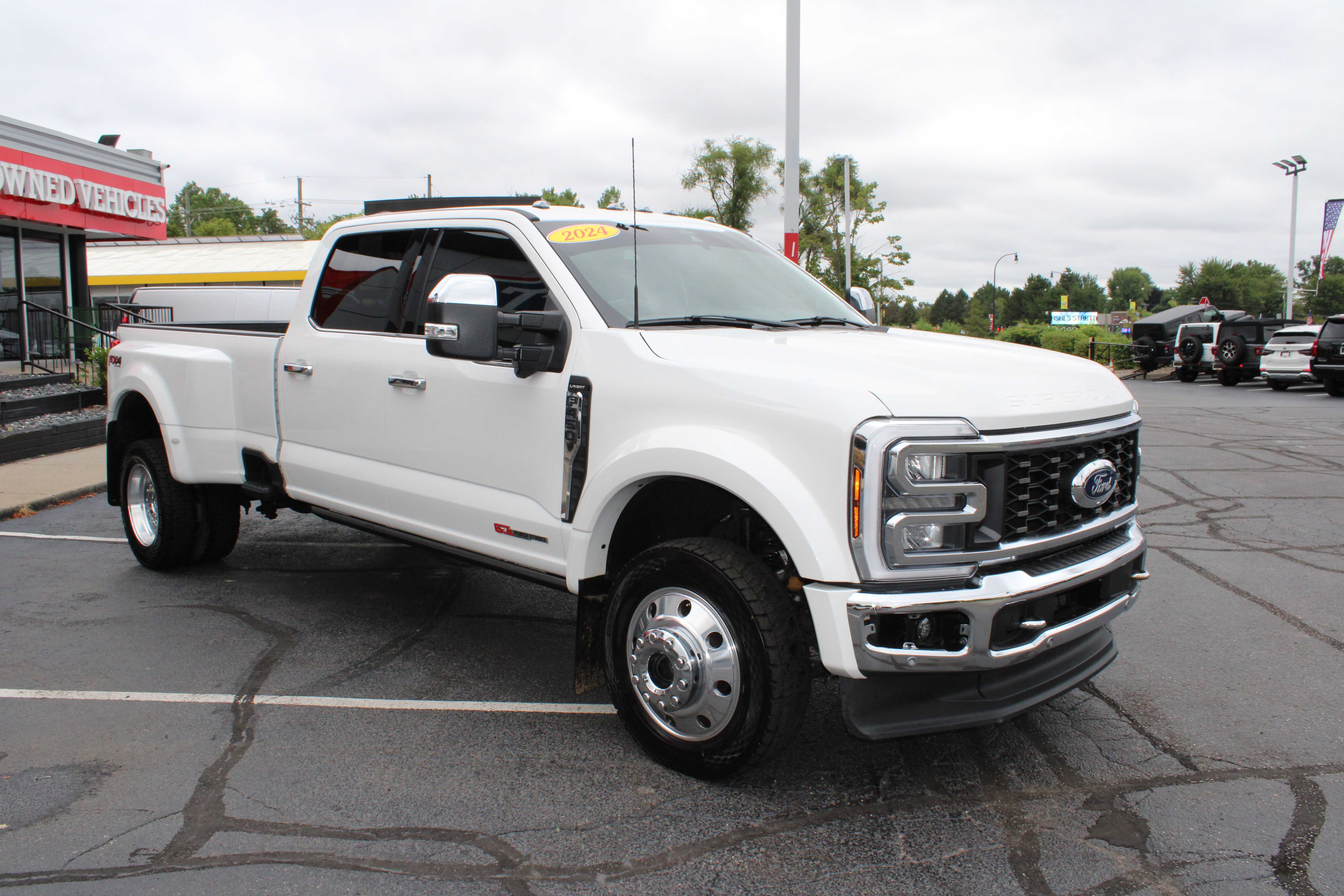 WHITE, 2024 FORD F450 SUPER DUTY CREW CAB Thumnail Image 4
