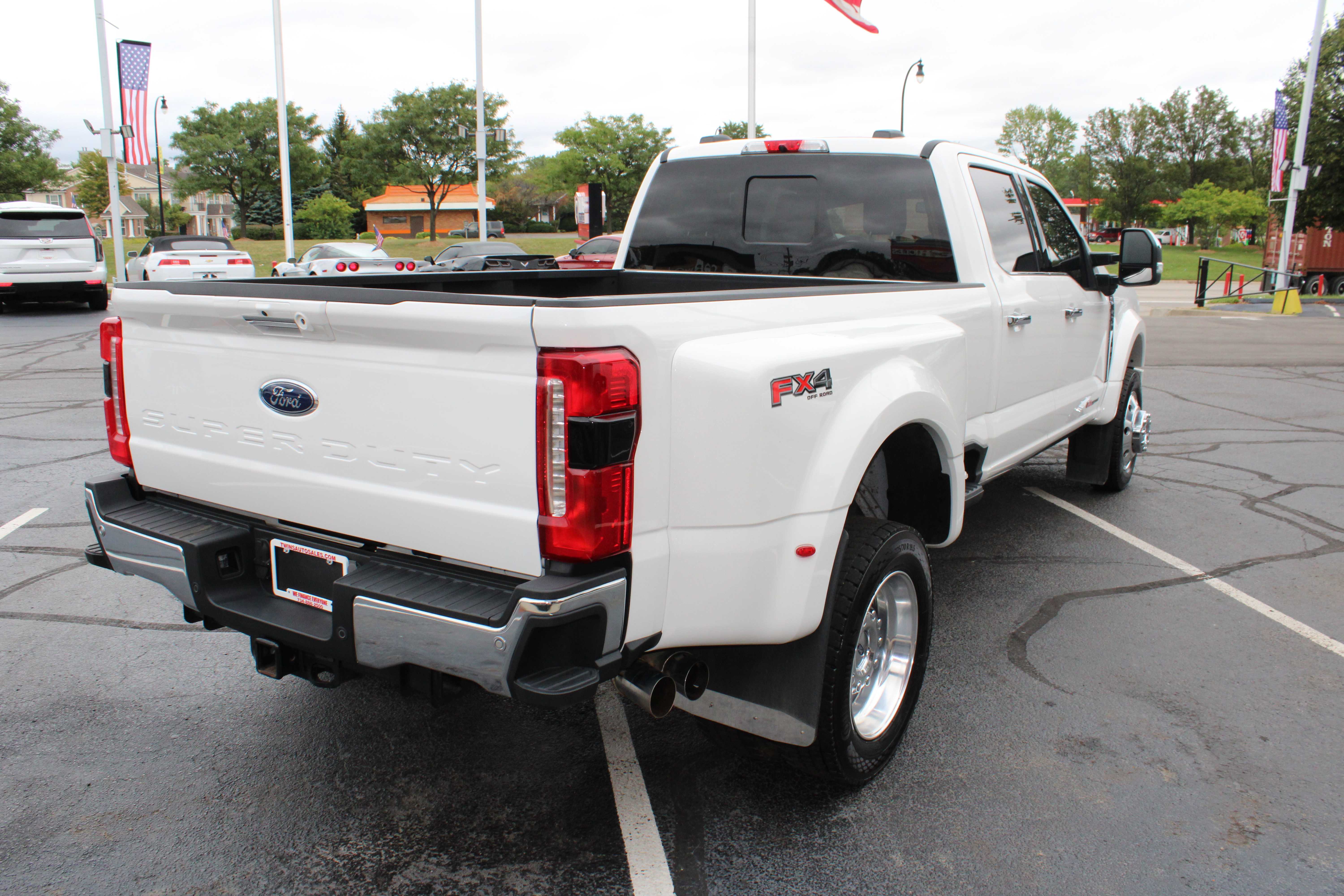 WHITE, 2024 FORD F450 SUPER DUTY CREW CAB Thumnail Image 6