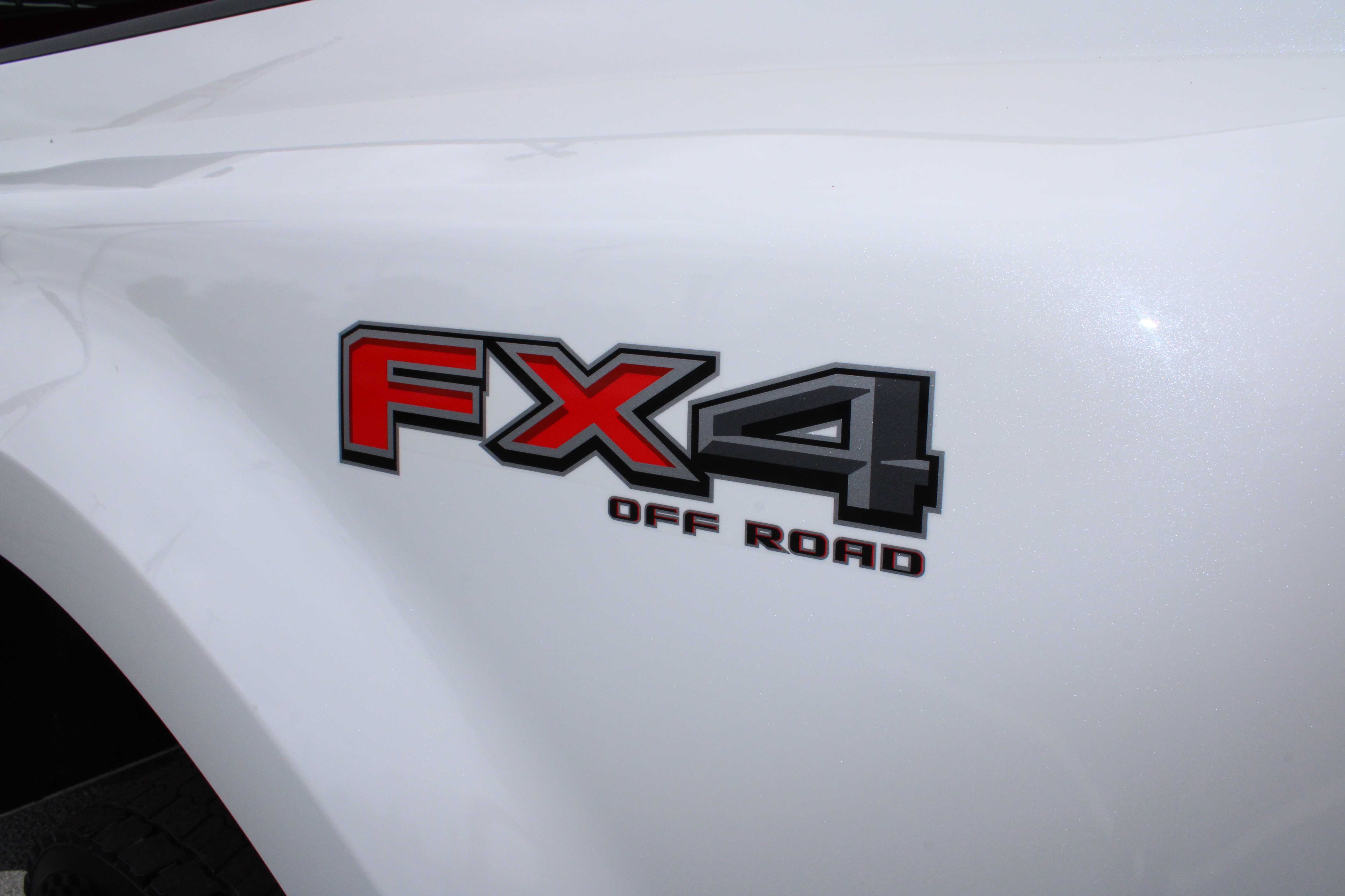 WHITE, 2024 FORD F450 SUPER DUTY CREW CAB Thumnail Image 9