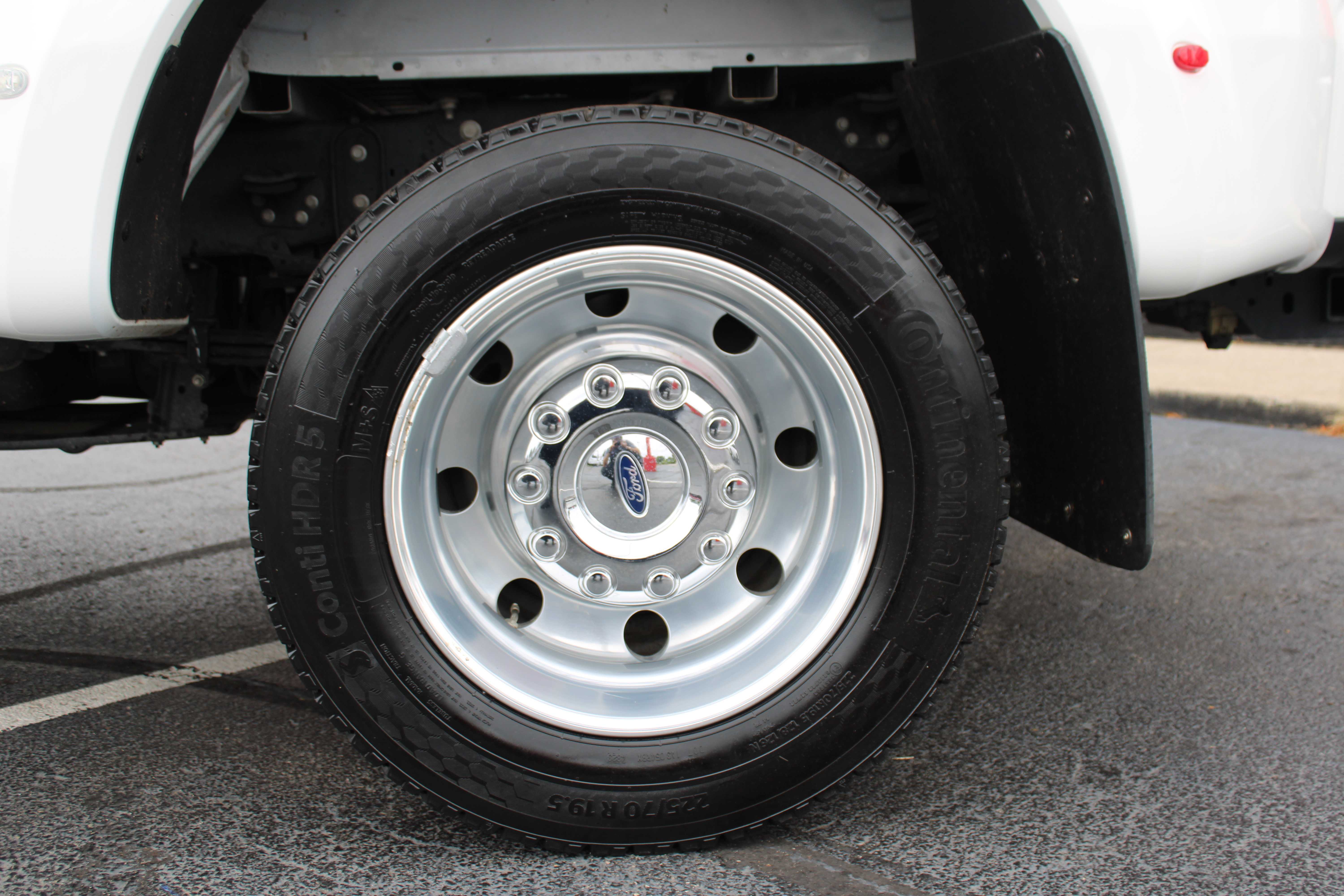 WHITE, 2024 FORD F450 SUPER DUTY CREW CAB Thumnail Image 11