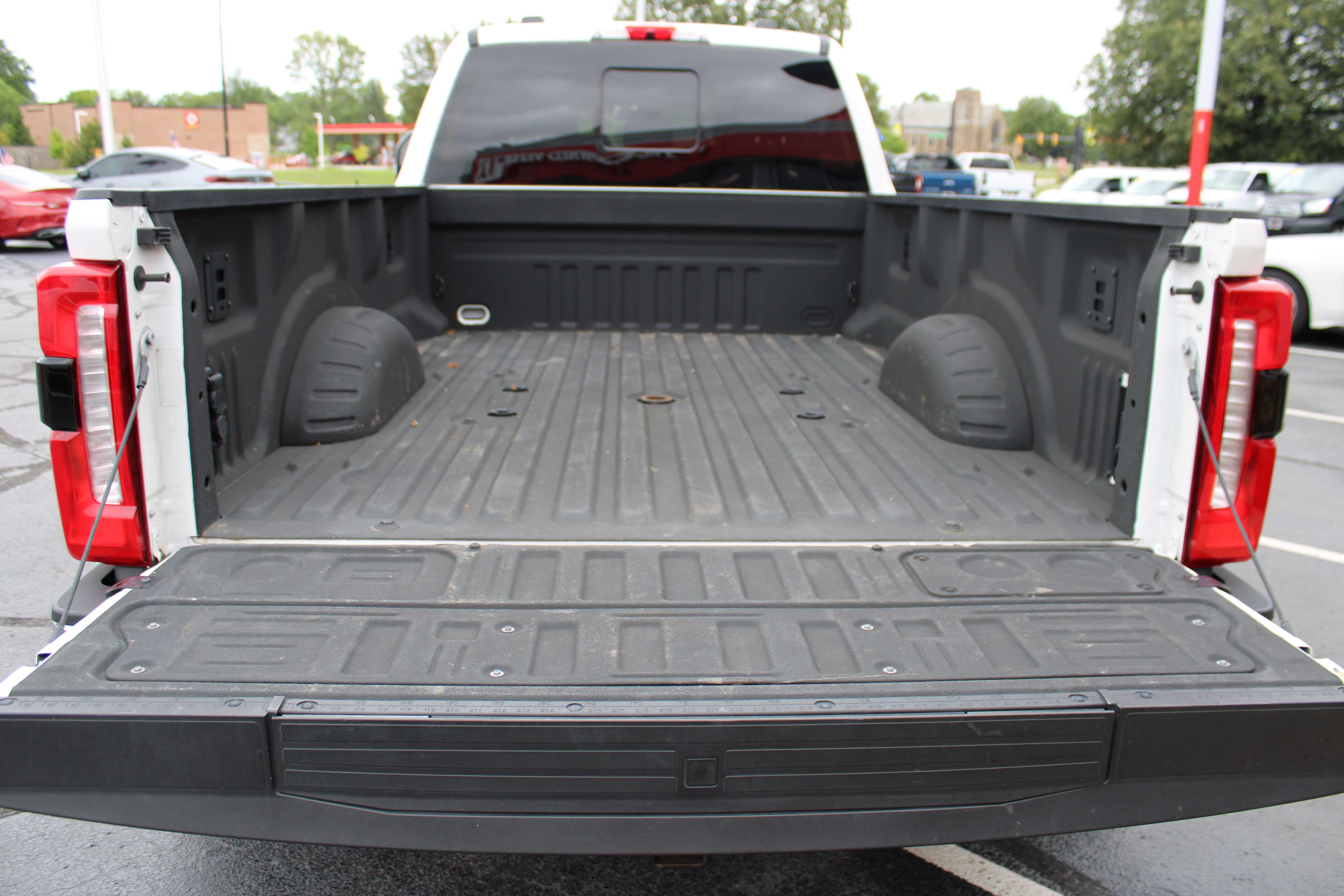WHITE, 2024 FORD F450 SUPER DUTY CREW CAB Thumnail Image 12