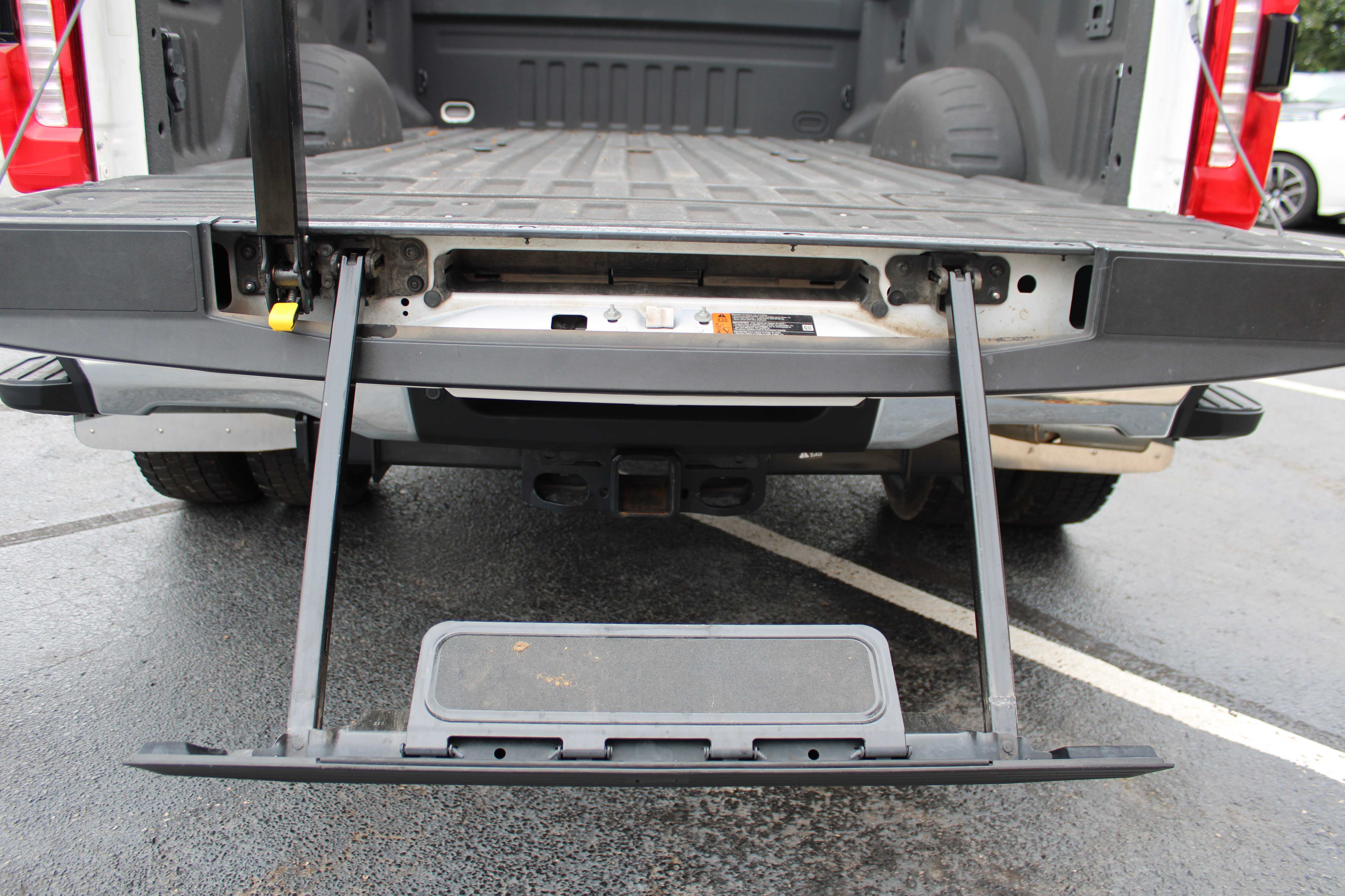 WHITE, 2024 FORD F450 SUPER DUTY CREW CAB Thumnail Image 14
