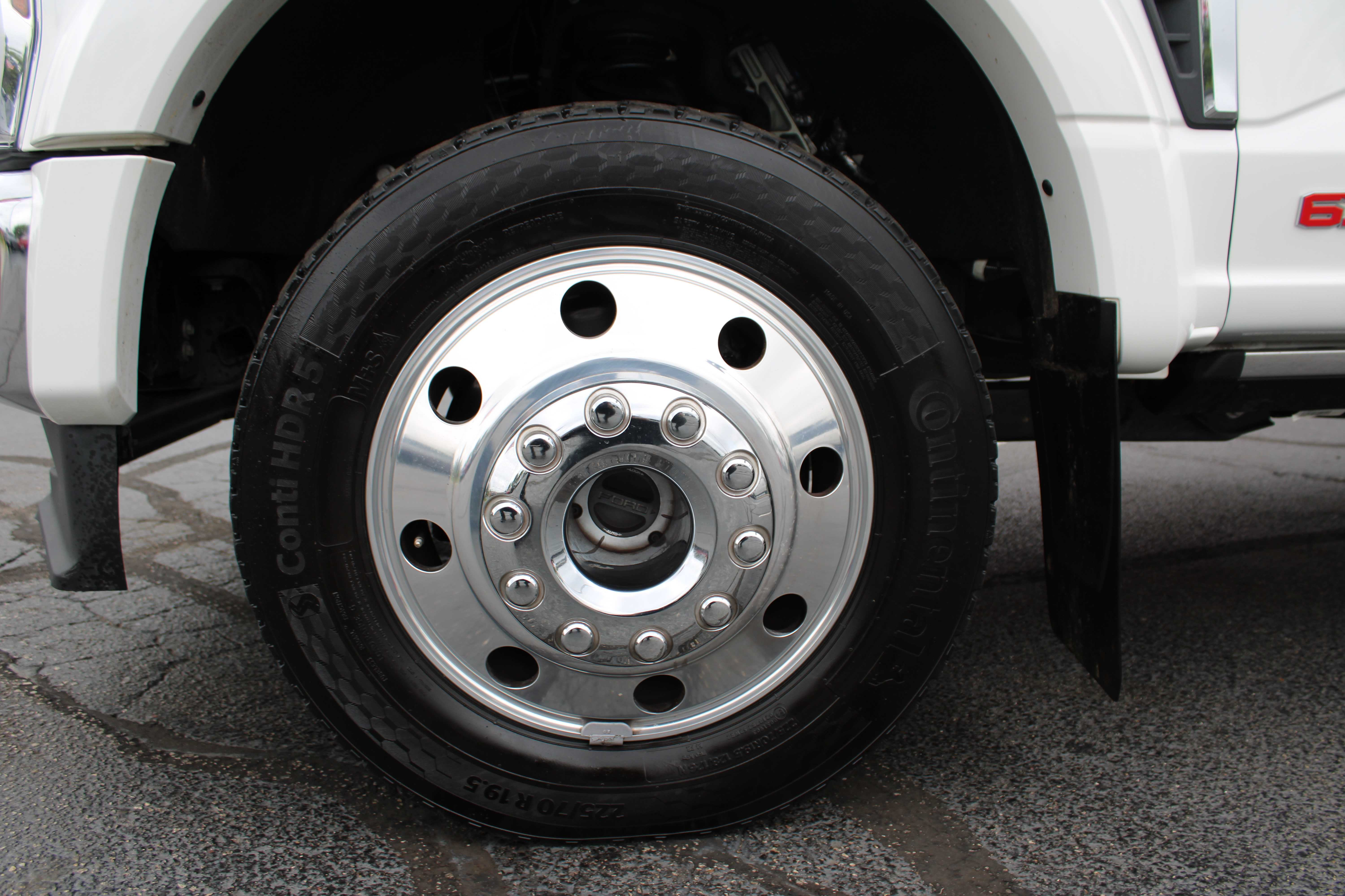 WHITE, 2024 FORD F450 SUPER DUTY CREW CAB Thumnail Image 19
