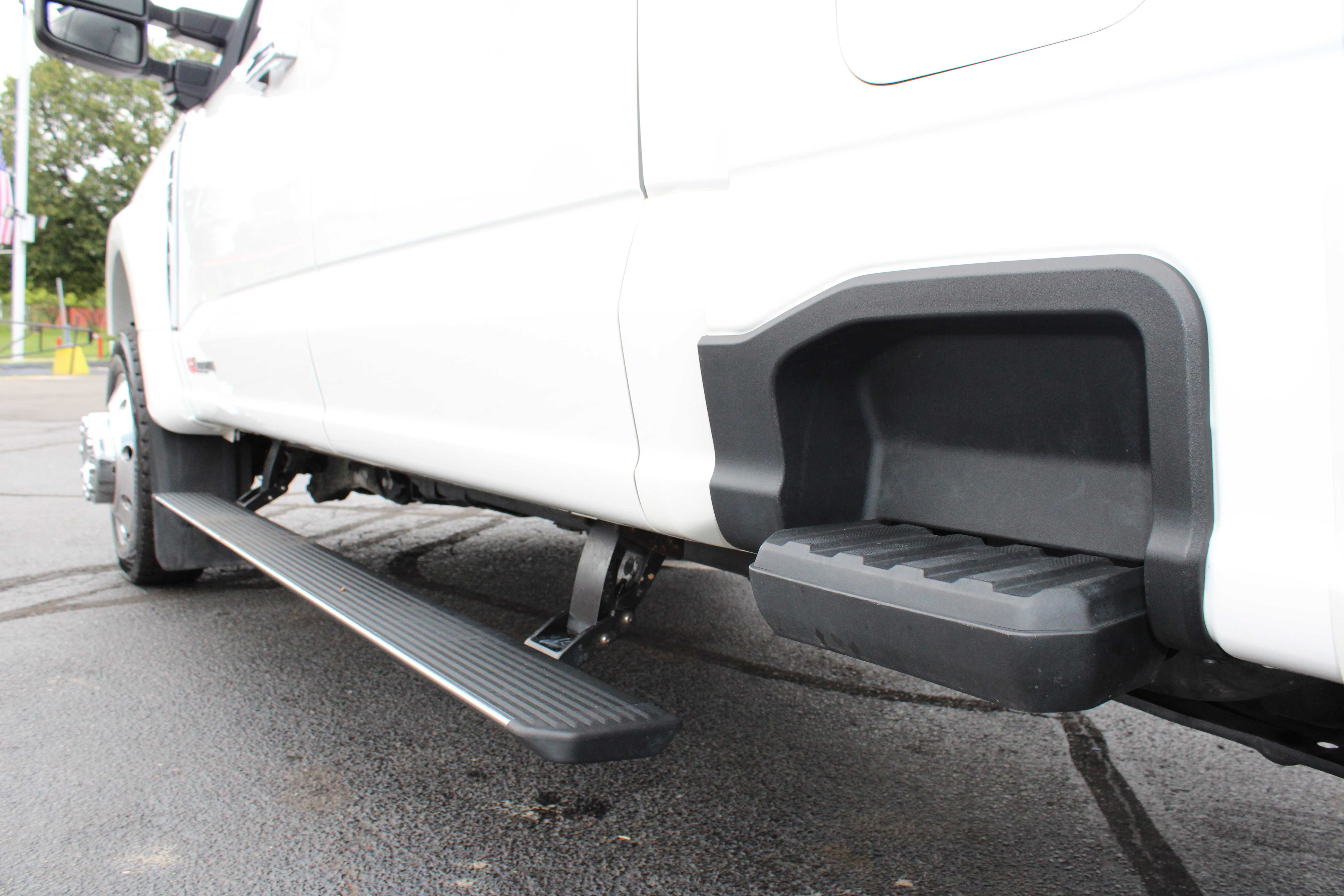 WHITE, 2024 FORD F450 SUPER DUTY CREW CAB Thumnail Image 22