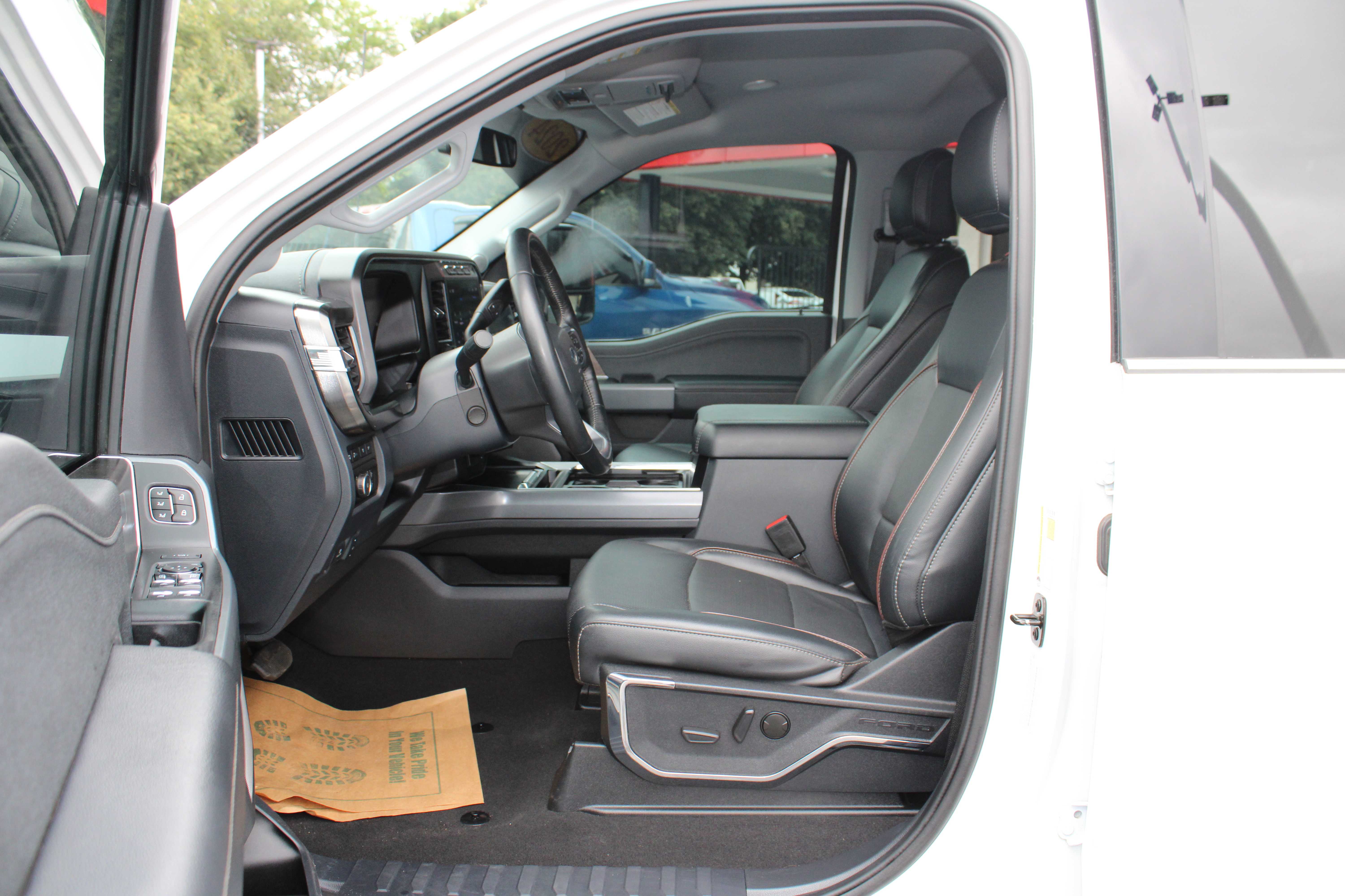 WHITE, 2024 FORD F450 SUPER DUTY CREW CAB Thumnail Image 26