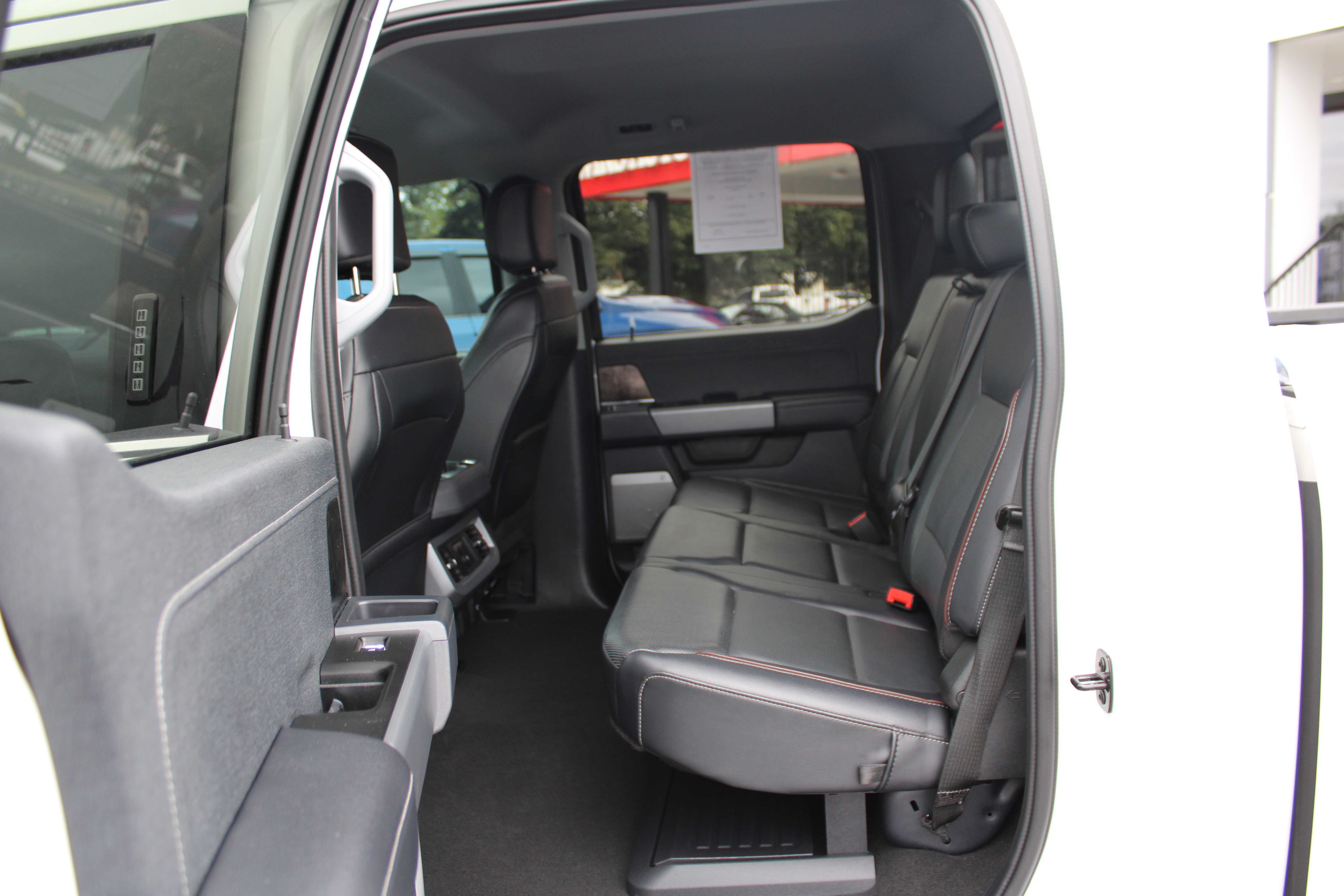 WHITE, 2024 FORD F450 SUPER DUTY CREW CAB Thumnail Image 44