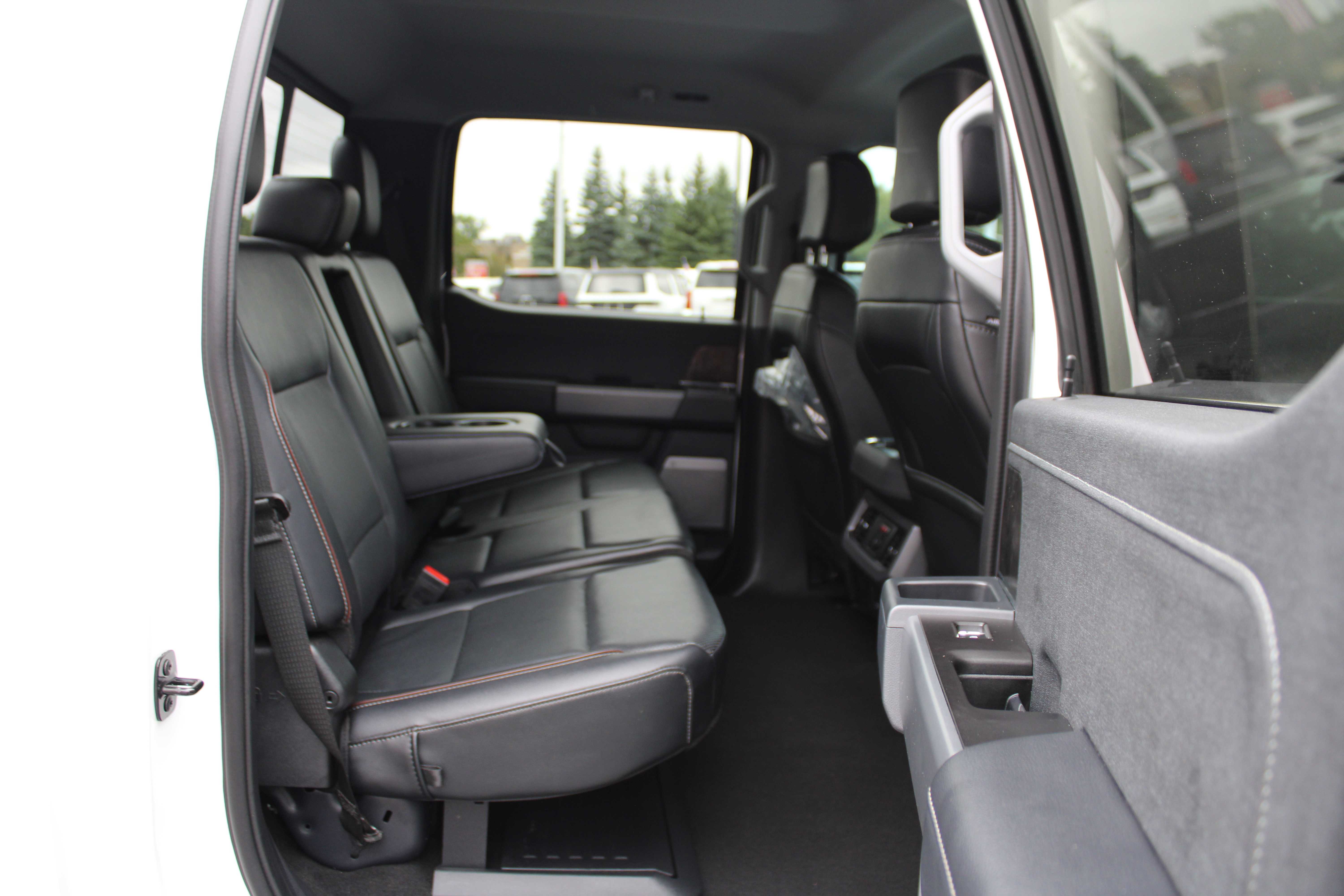 WHITE, 2024 FORD F450 SUPER DUTY CREW CAB Thumnail Image 47