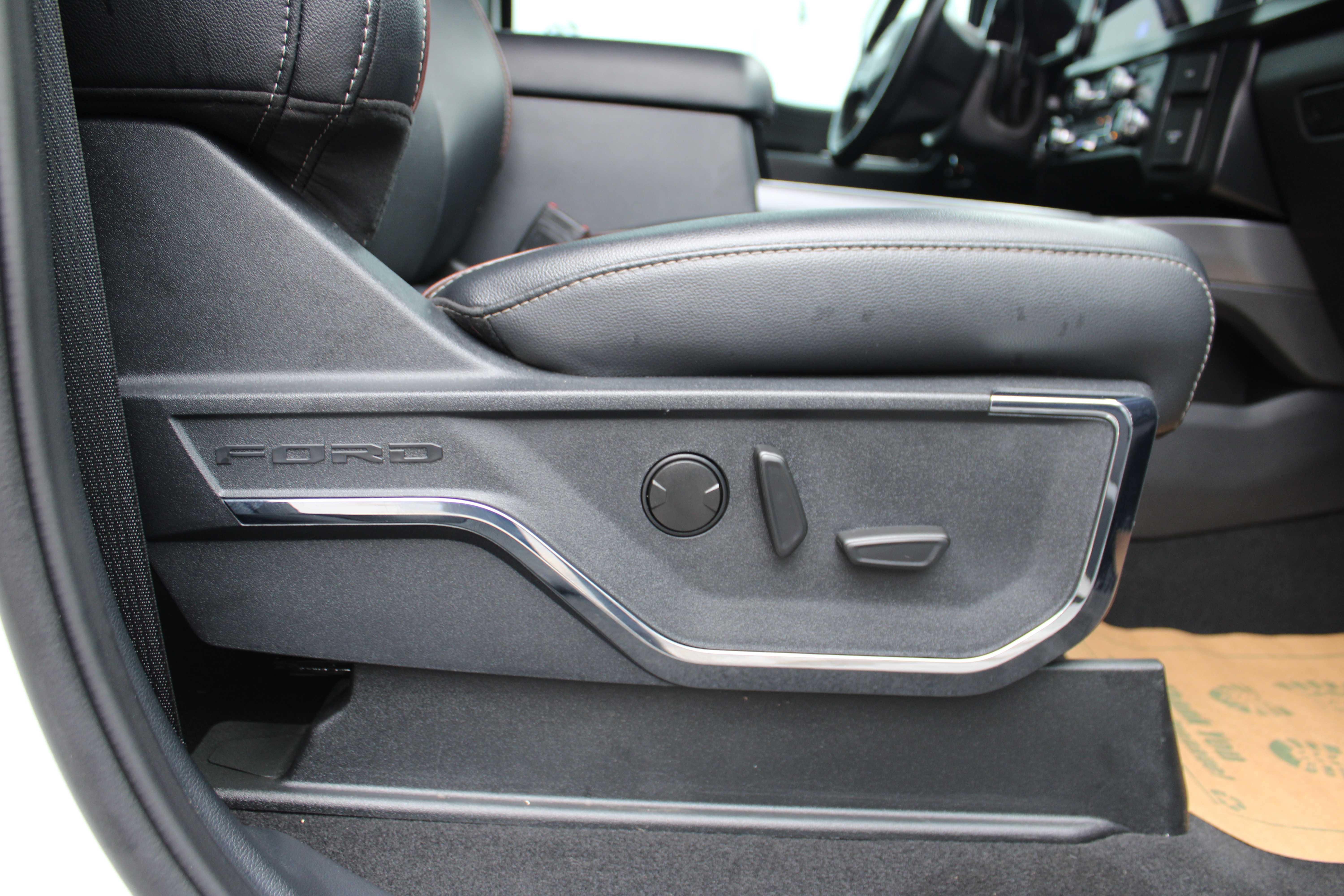 WHITE, 2024 FORD F450 SUPER DUTY CREW CAB Thumnail Image 52