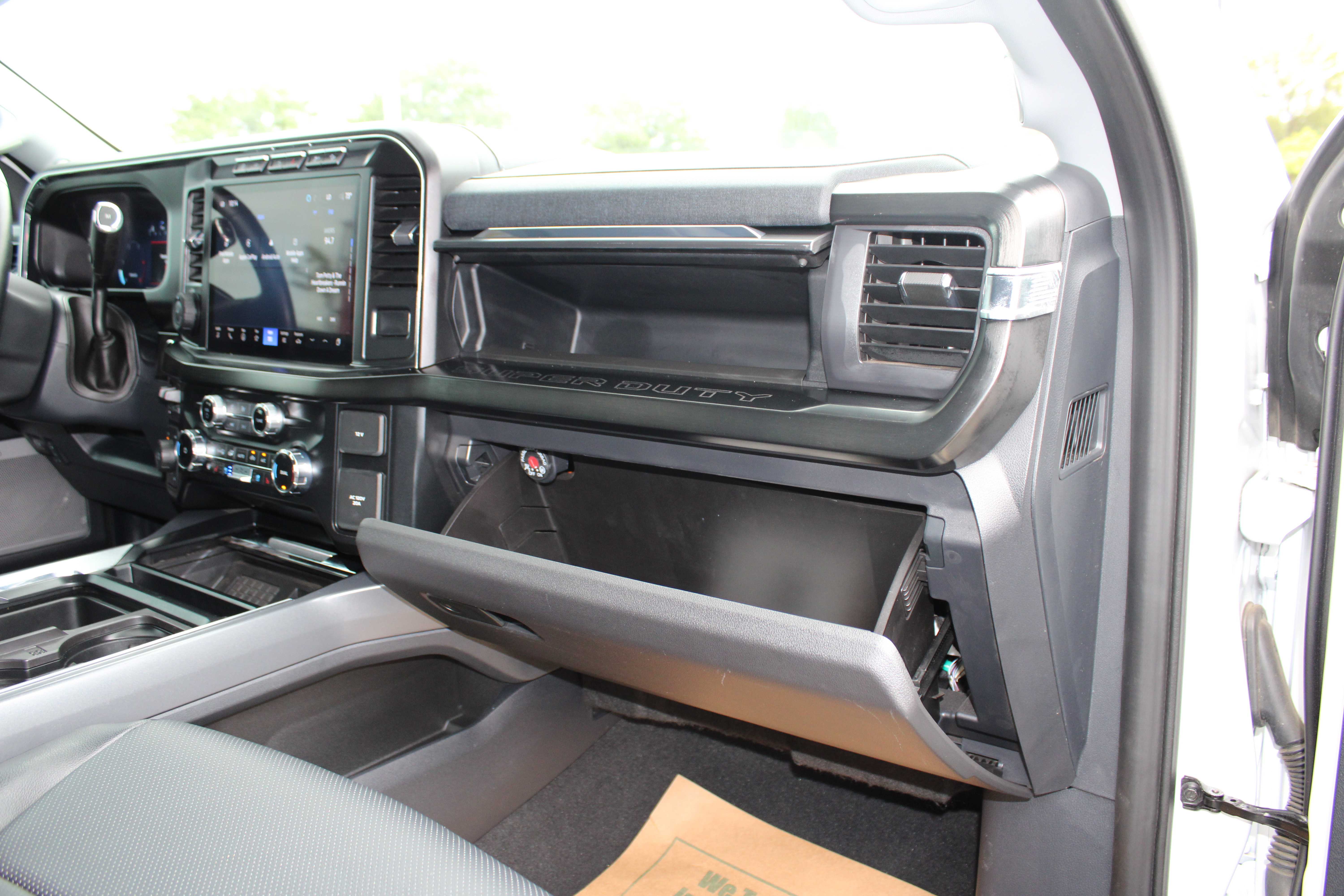 WHITE, 2024 FORD F450 SUPER DUTY CREW CAB Thumnail Image 54