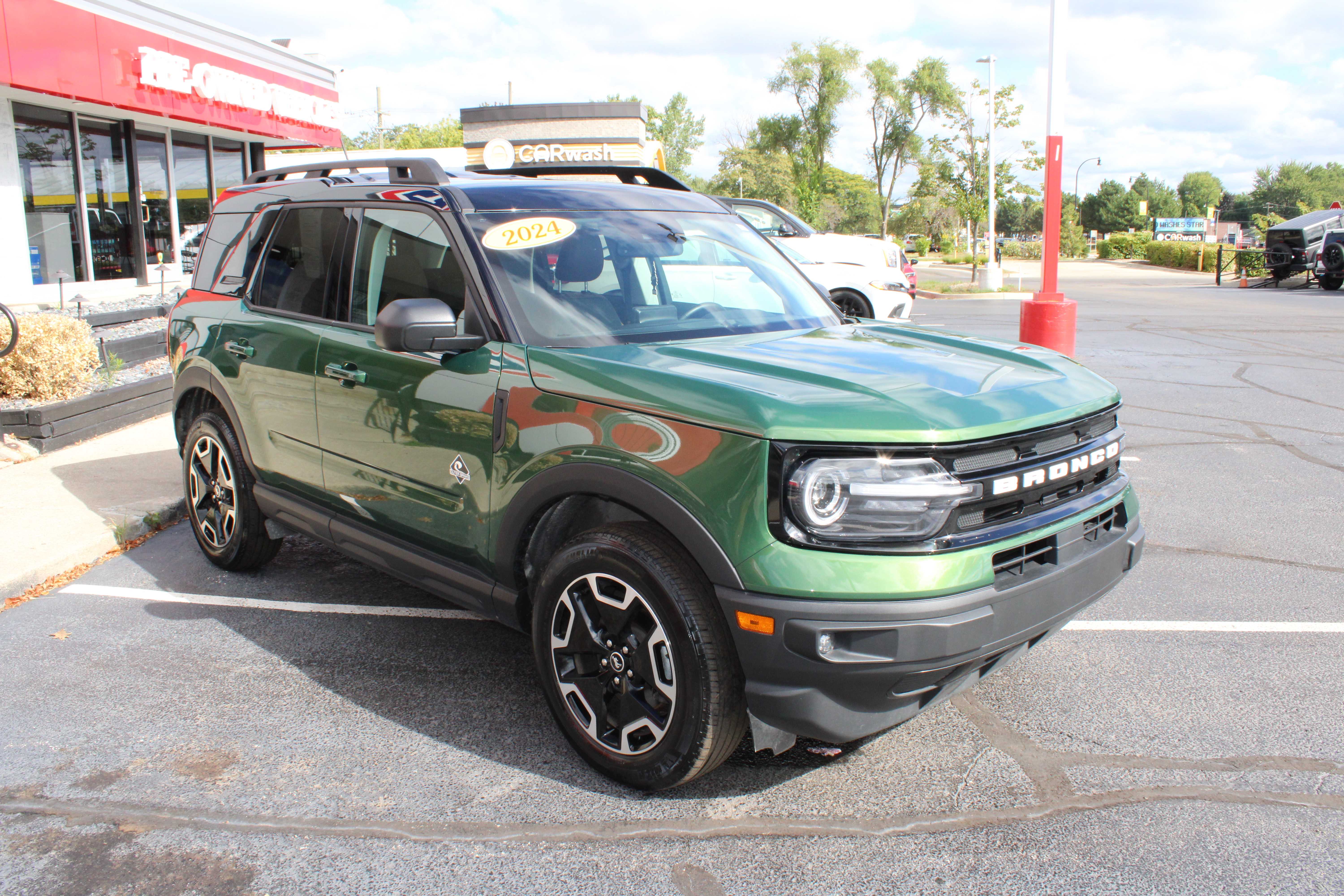 GREEN, 2022 FORD BRONCO SPORT Thumnail Image 4