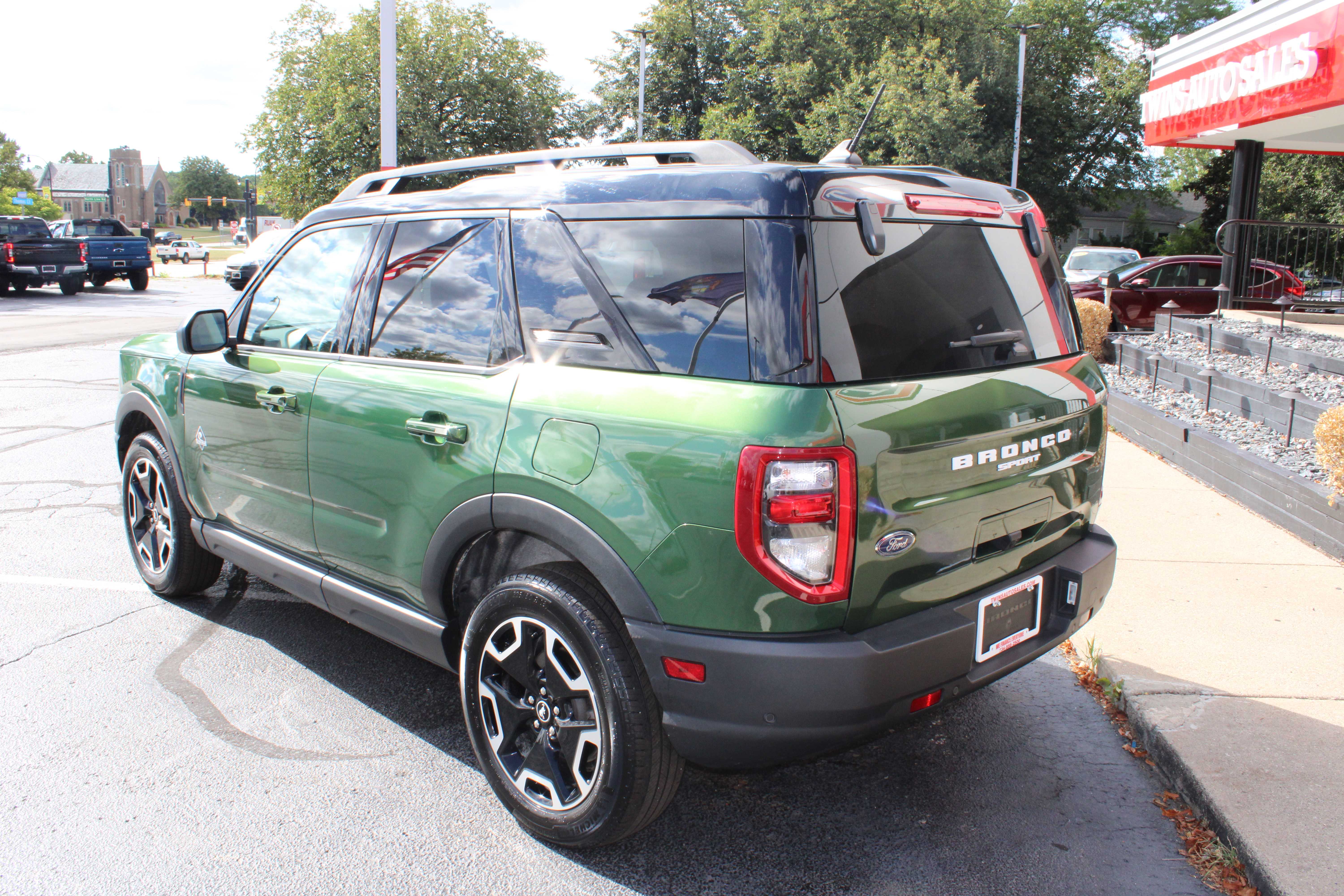 GREEN, 2022 FORD BRONCO SPORT Thumnail Image 8