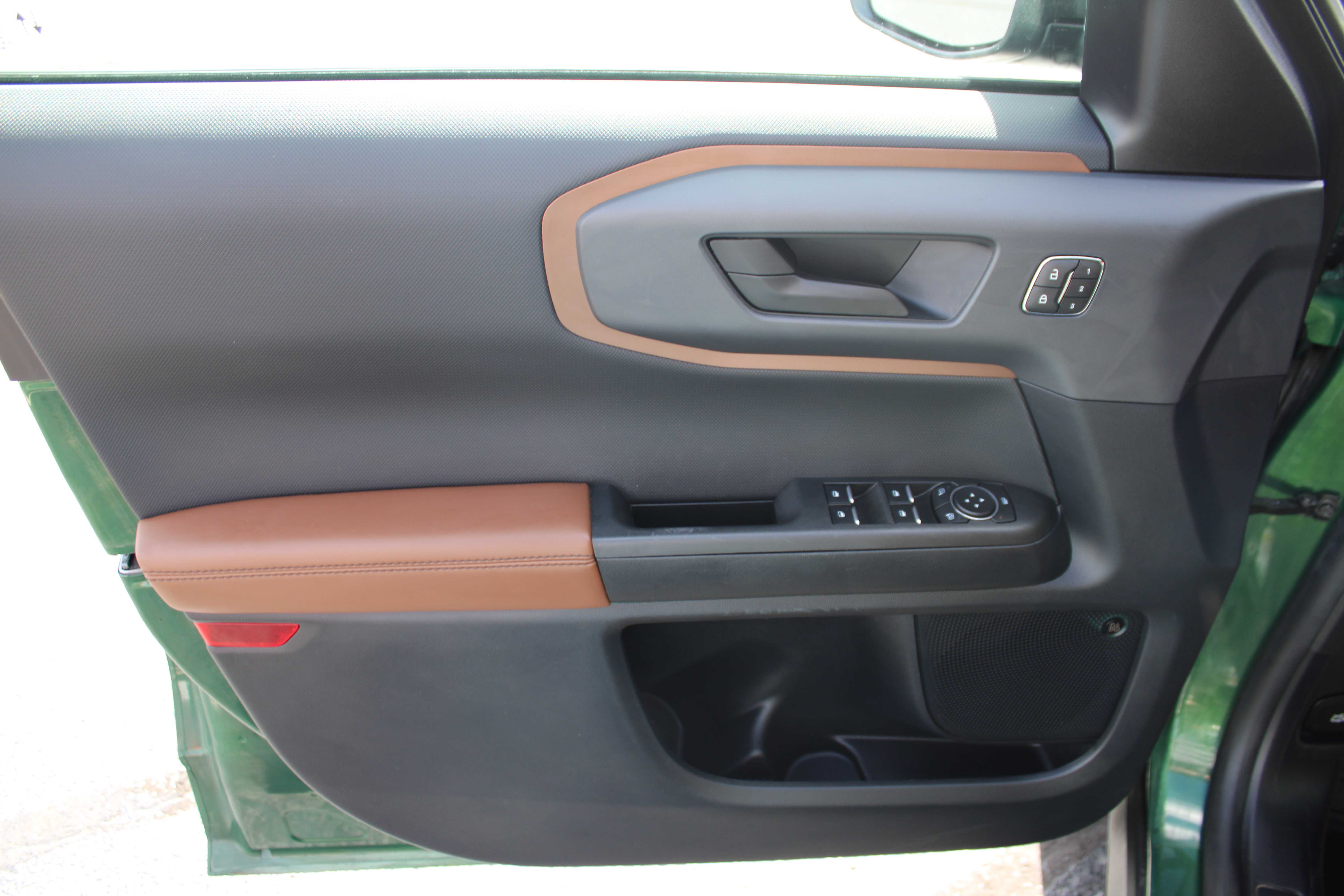 GREEN, 2022 FORD BRONCO SPORT Thumnail Image 9