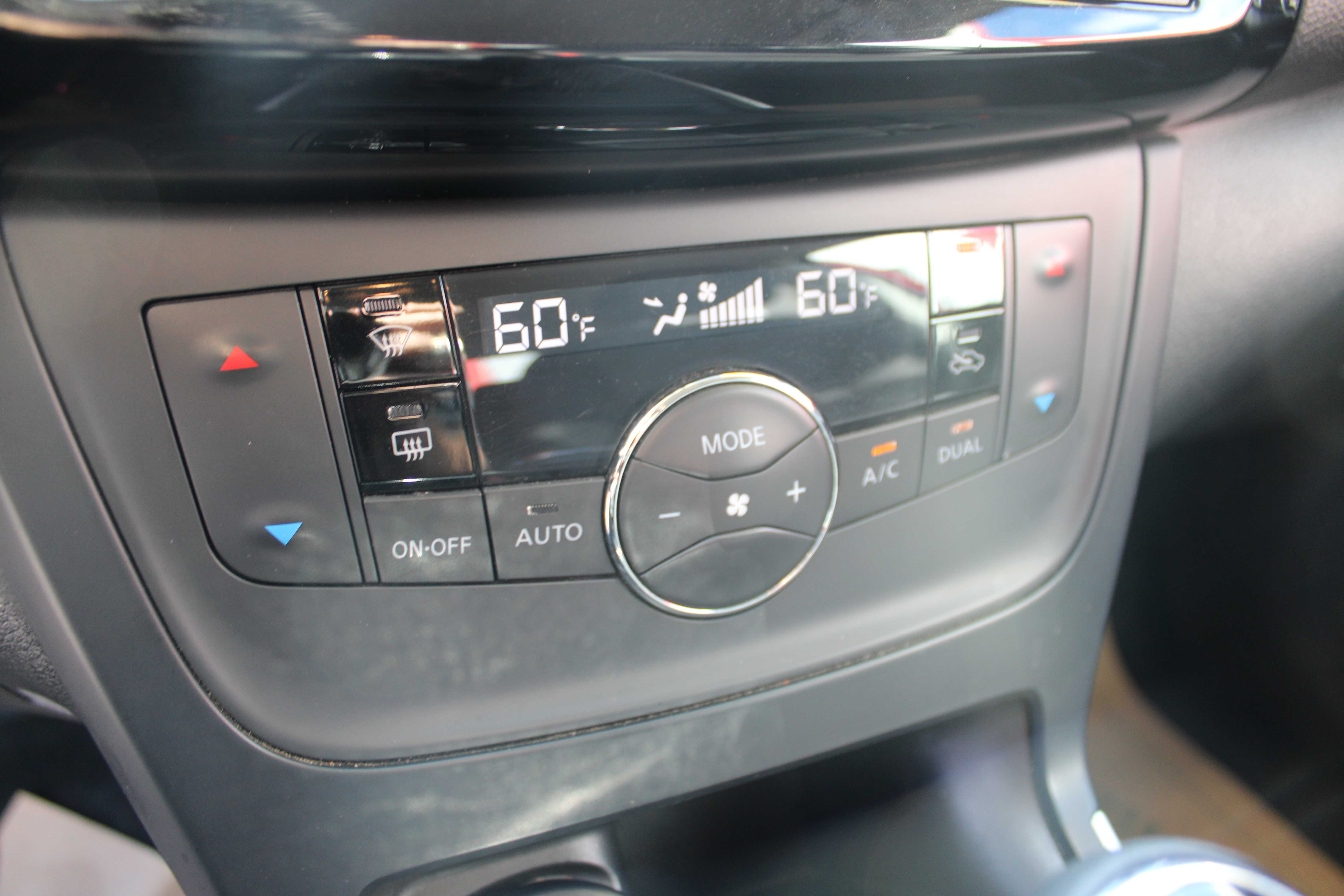 RED, 2018 NISSAN SENTRA Thumnail Image 15
