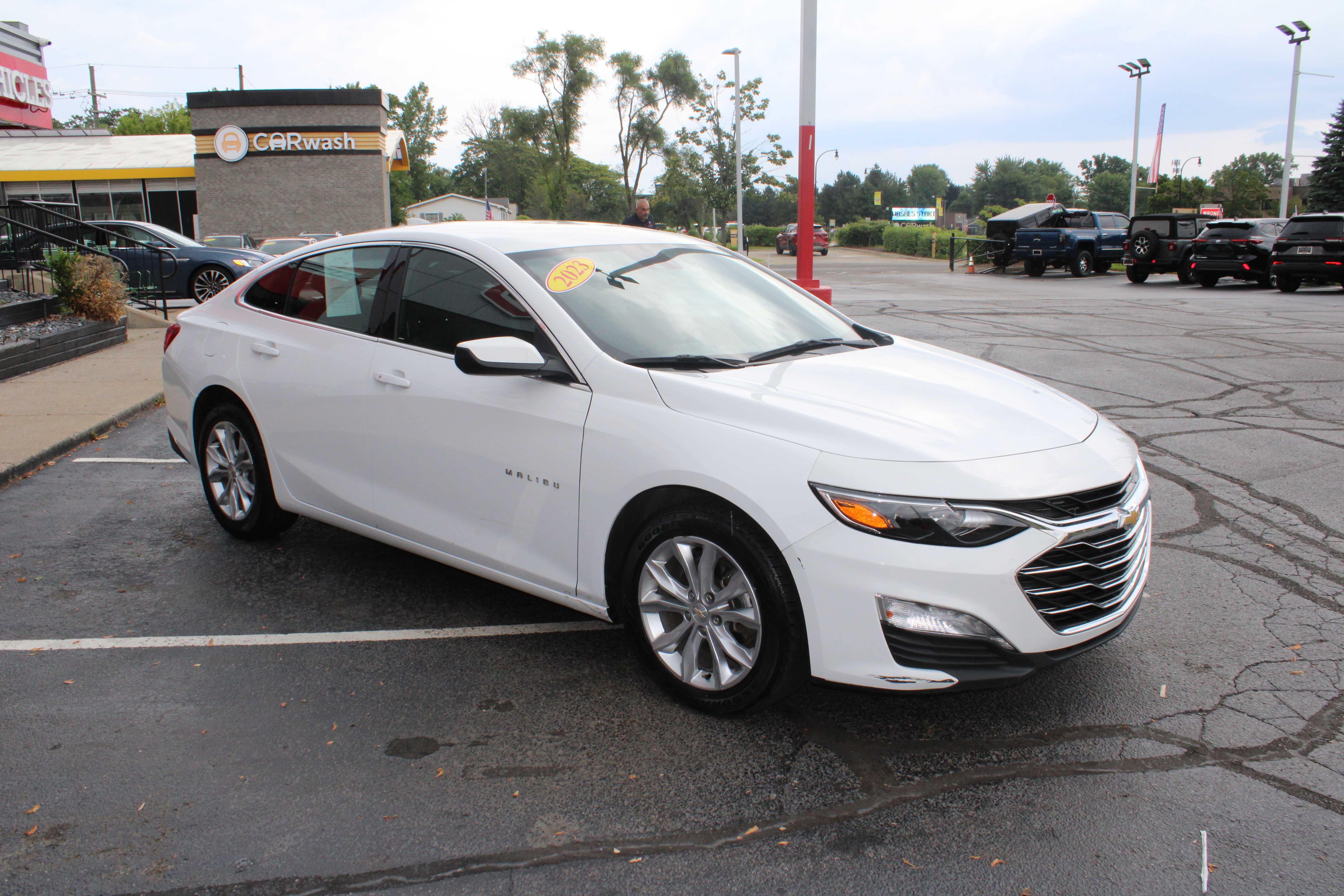 WHITE, 2023 CHEVROLET MALIBU Thumnail Image 4