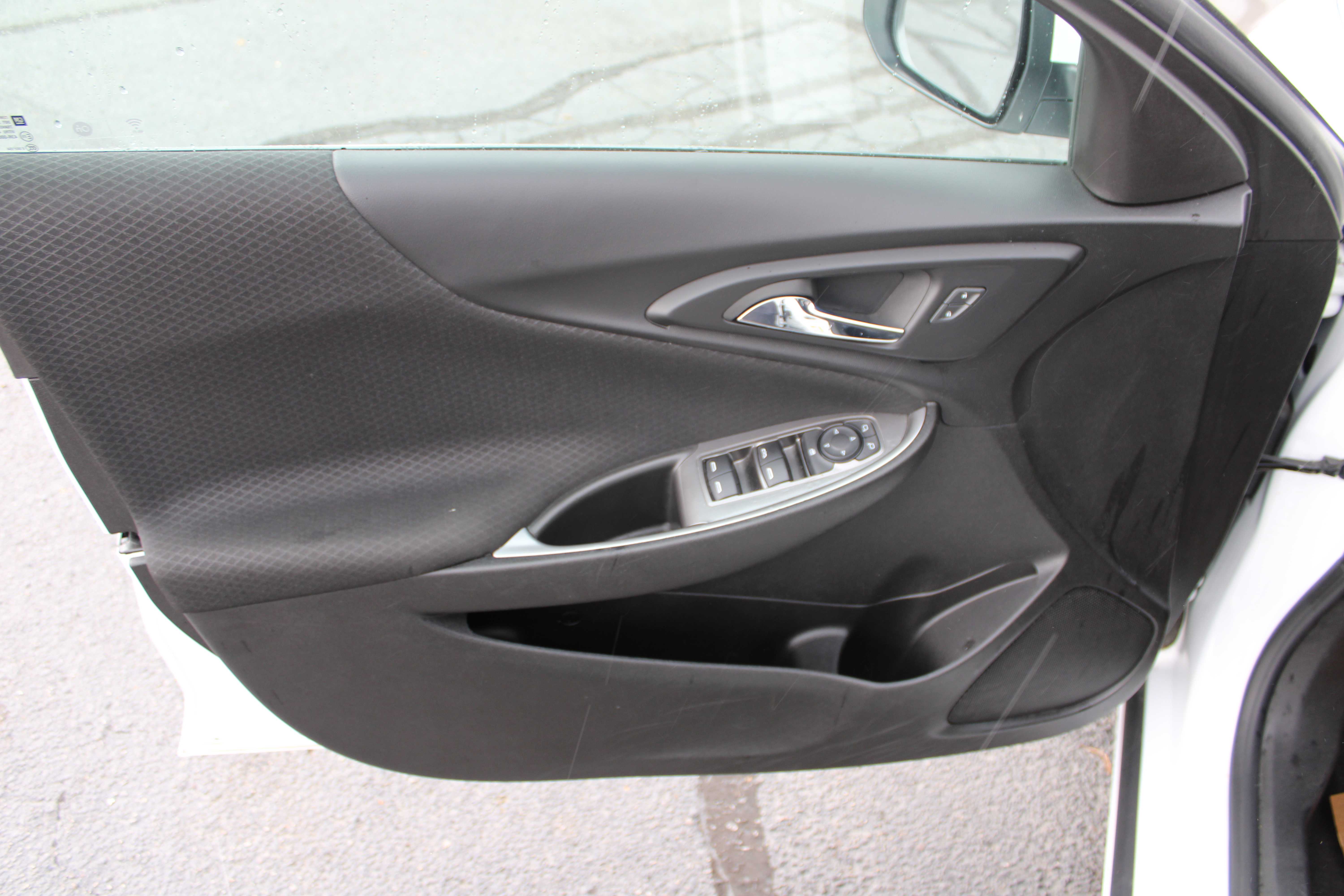 WHITE, 2023 CHEVROLET MALIBU Thumnail Image 9