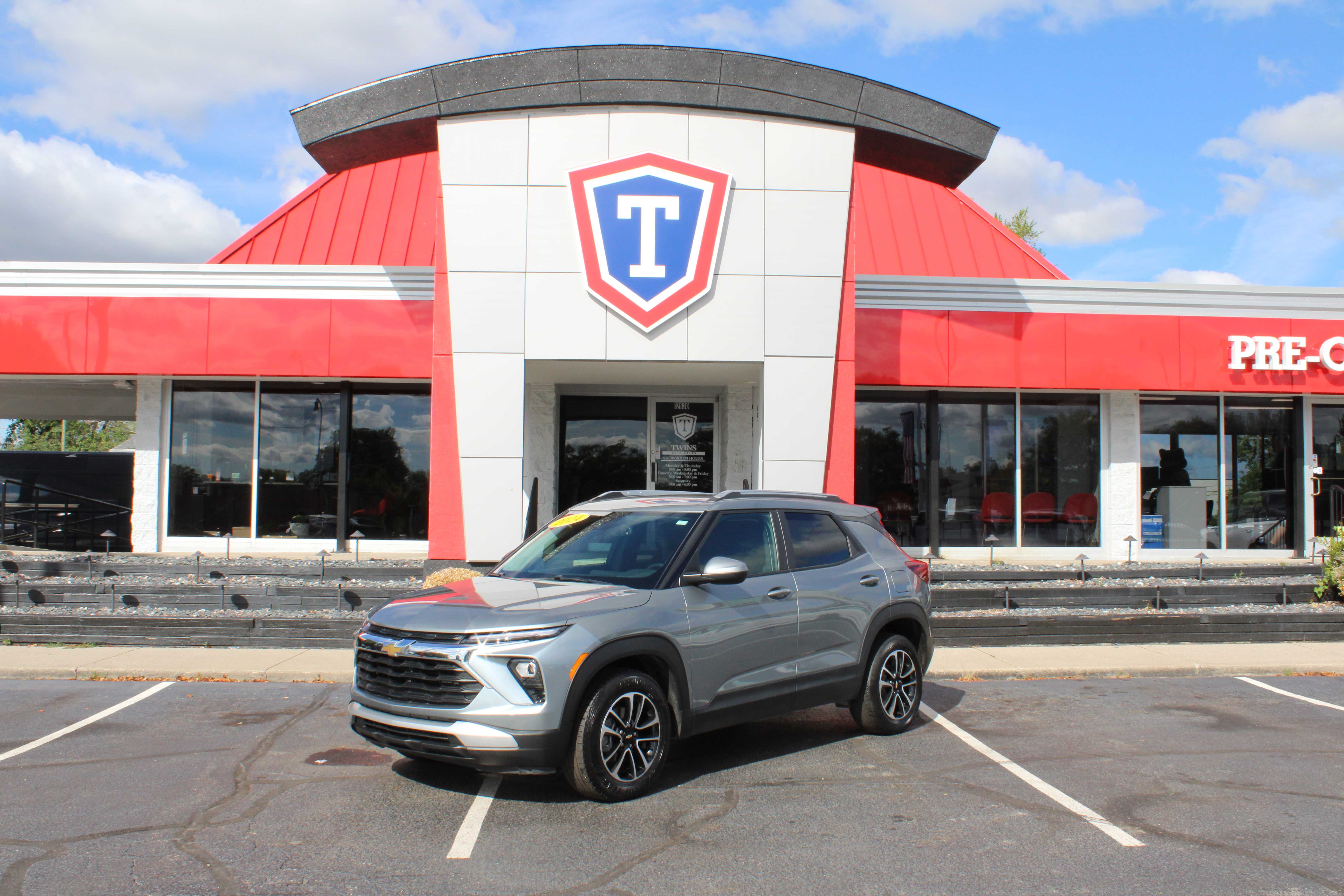 SILVER, 2024 CHEVROLET TRAILBLAZER Thumnail Image 1