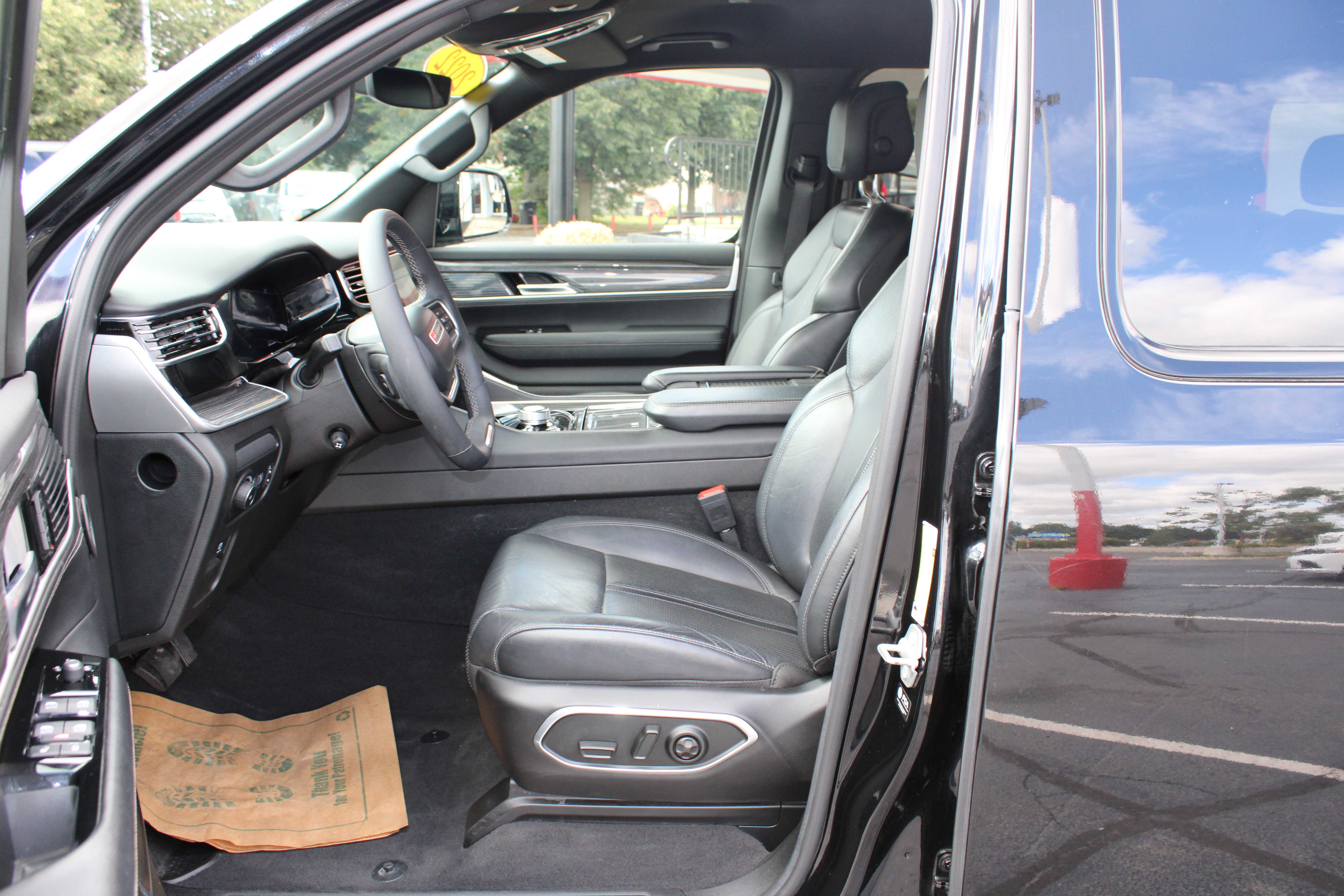 BLACK, 2022 JEEP WAGONEER Thumnail Image 10