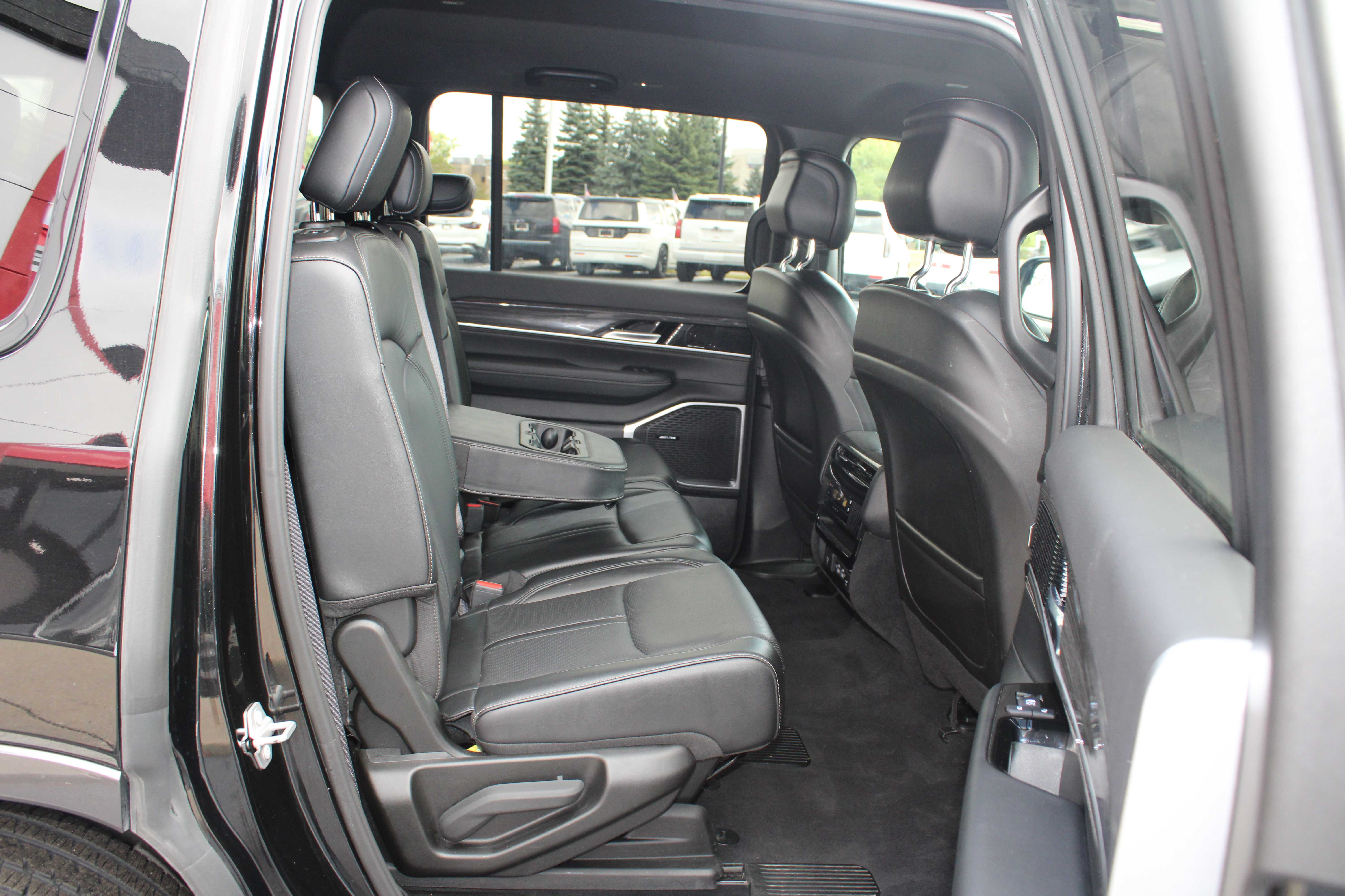 BLACK, 2022 JEEP WAGONEER Thumnail Image 27