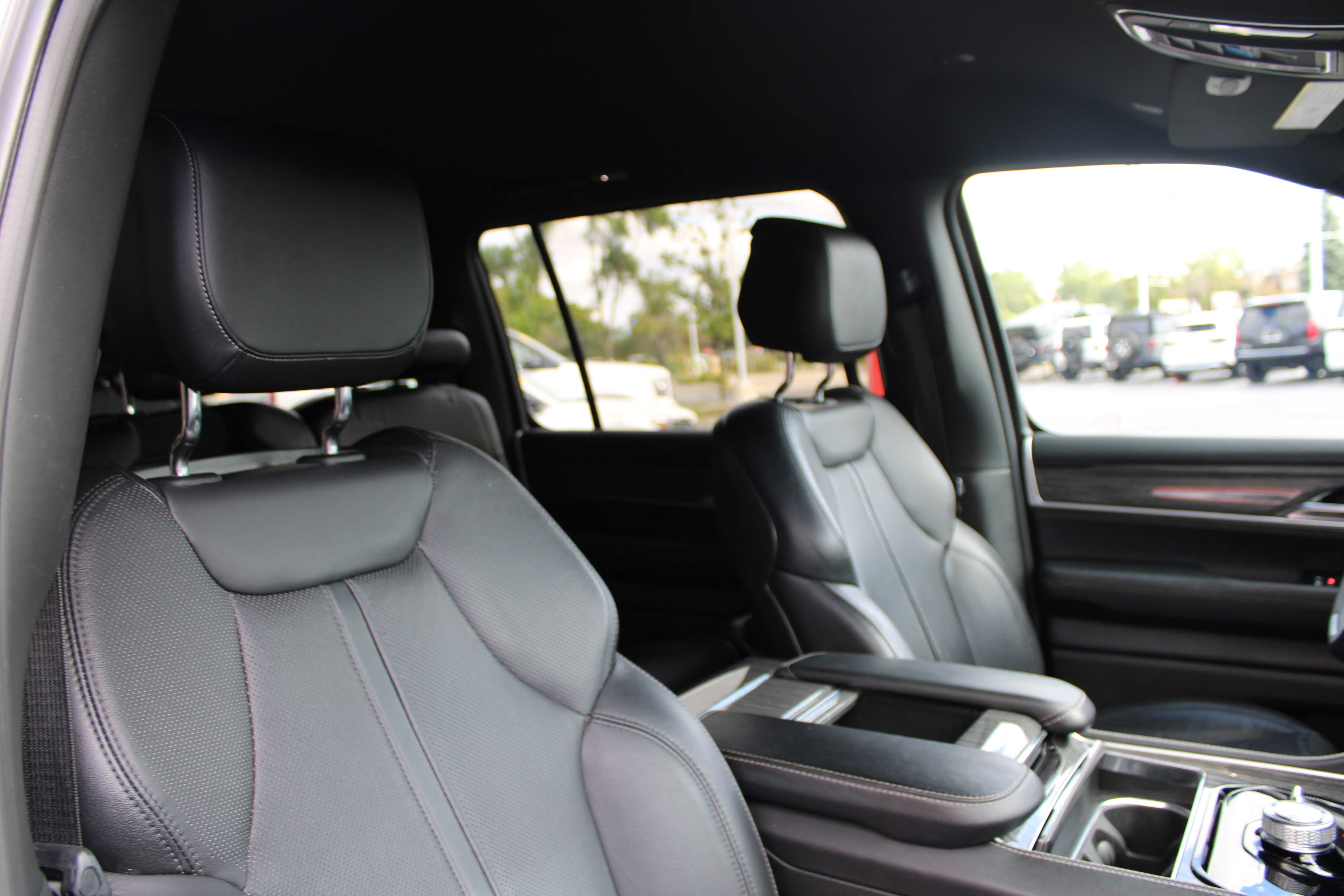 BLACK, 2022 JEEP WAGONEER Thumnail Image 31