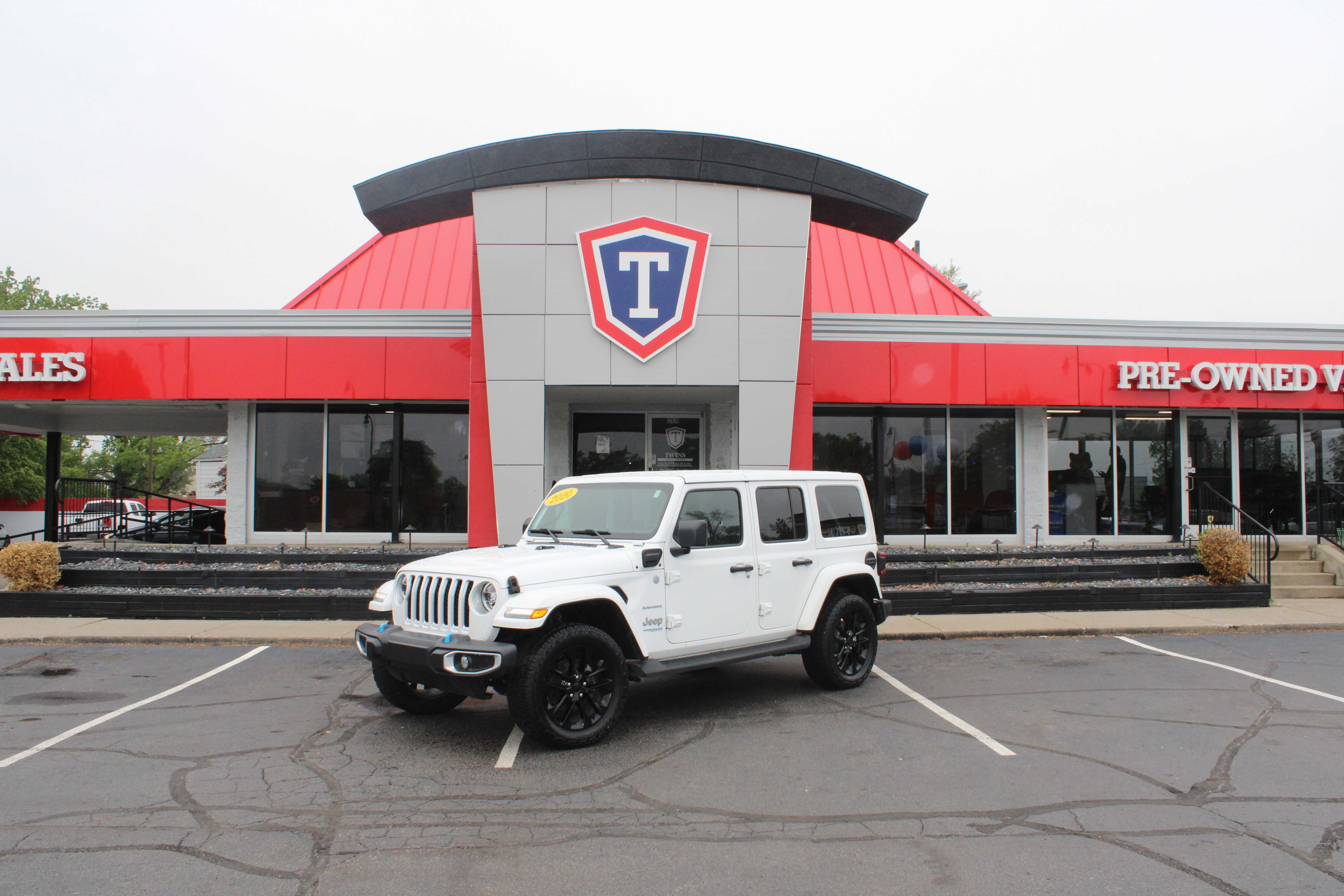 WHITE, 2022 JEEP WRANGLER UNLIMITED 4XE Thumnail Image 1