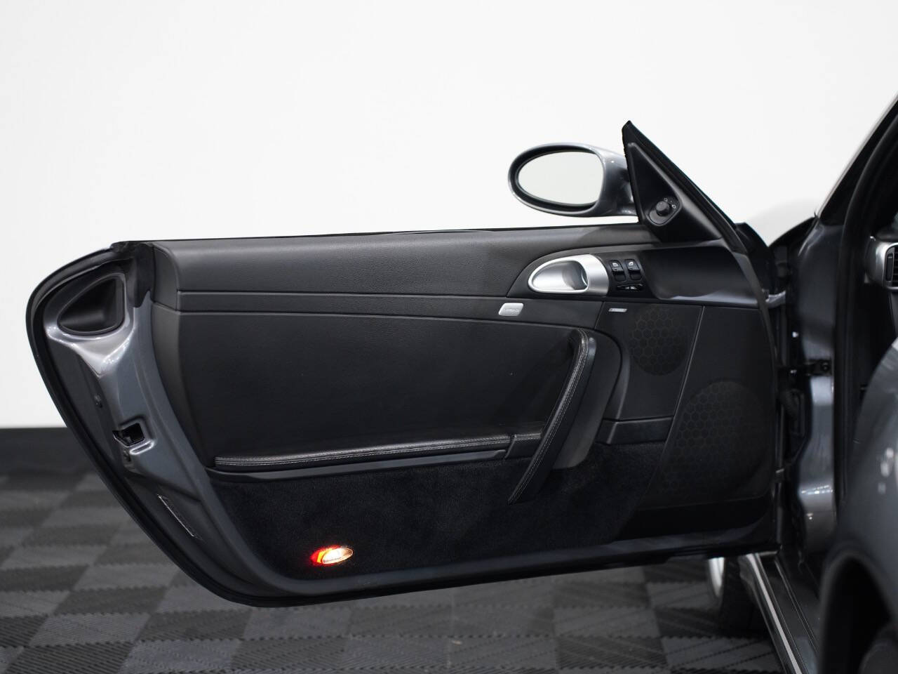 SEAL GREY METALLIC, 2006 PORSCHE 911 Thumnail Image 21