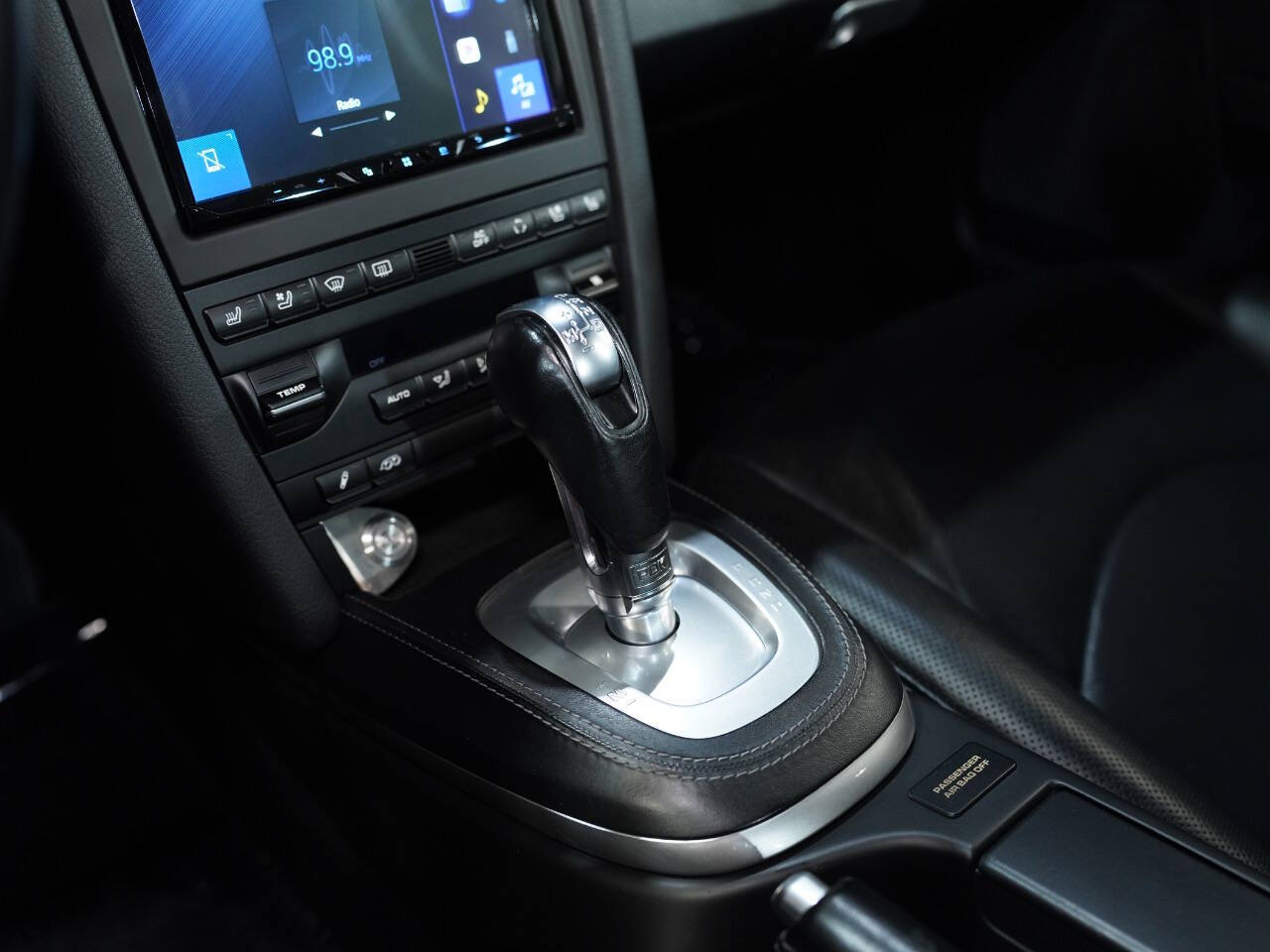PLATINUM SILVER METALLIC, 2012 PORSCHE 911 Thumnail Image 36