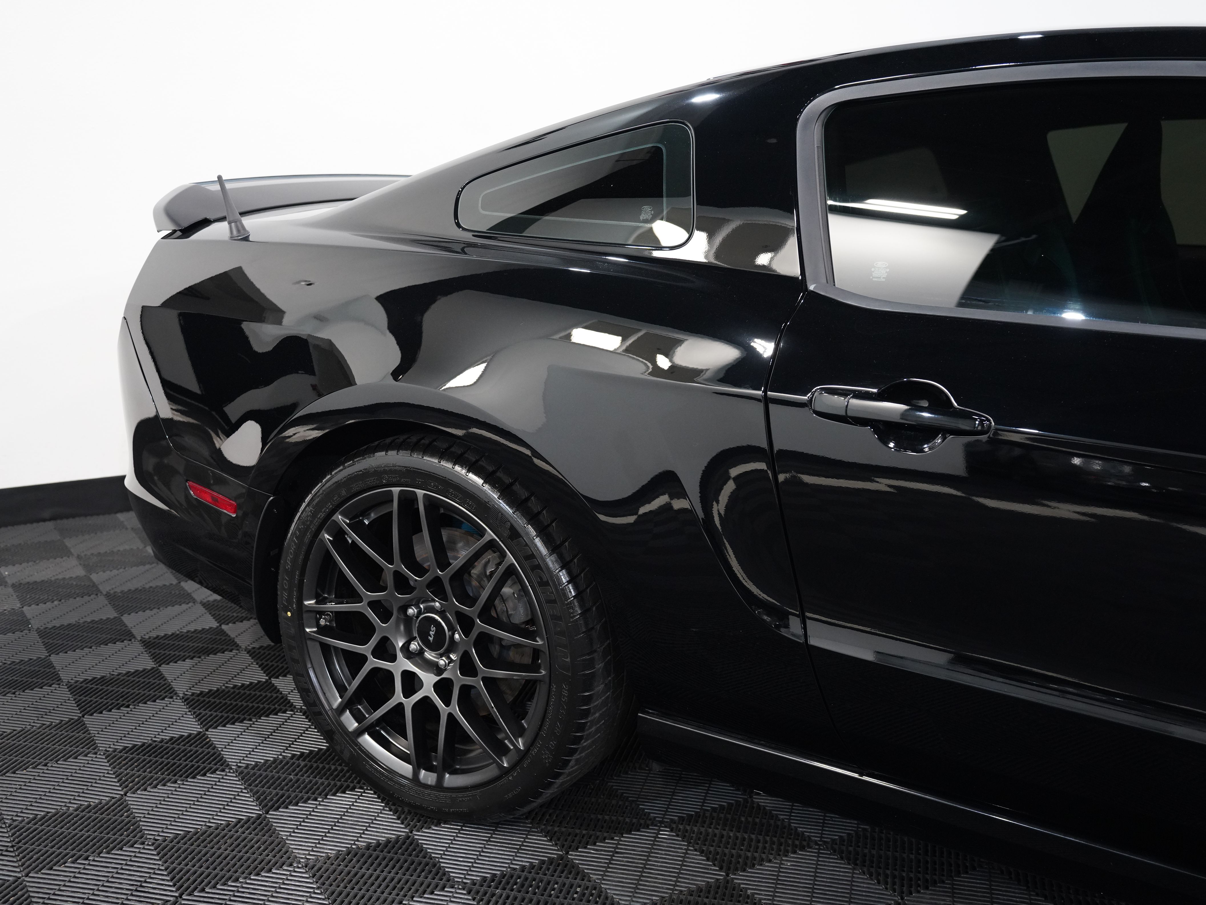 BLACK, 2013 FORD MUSTANG Thumnail Image 16