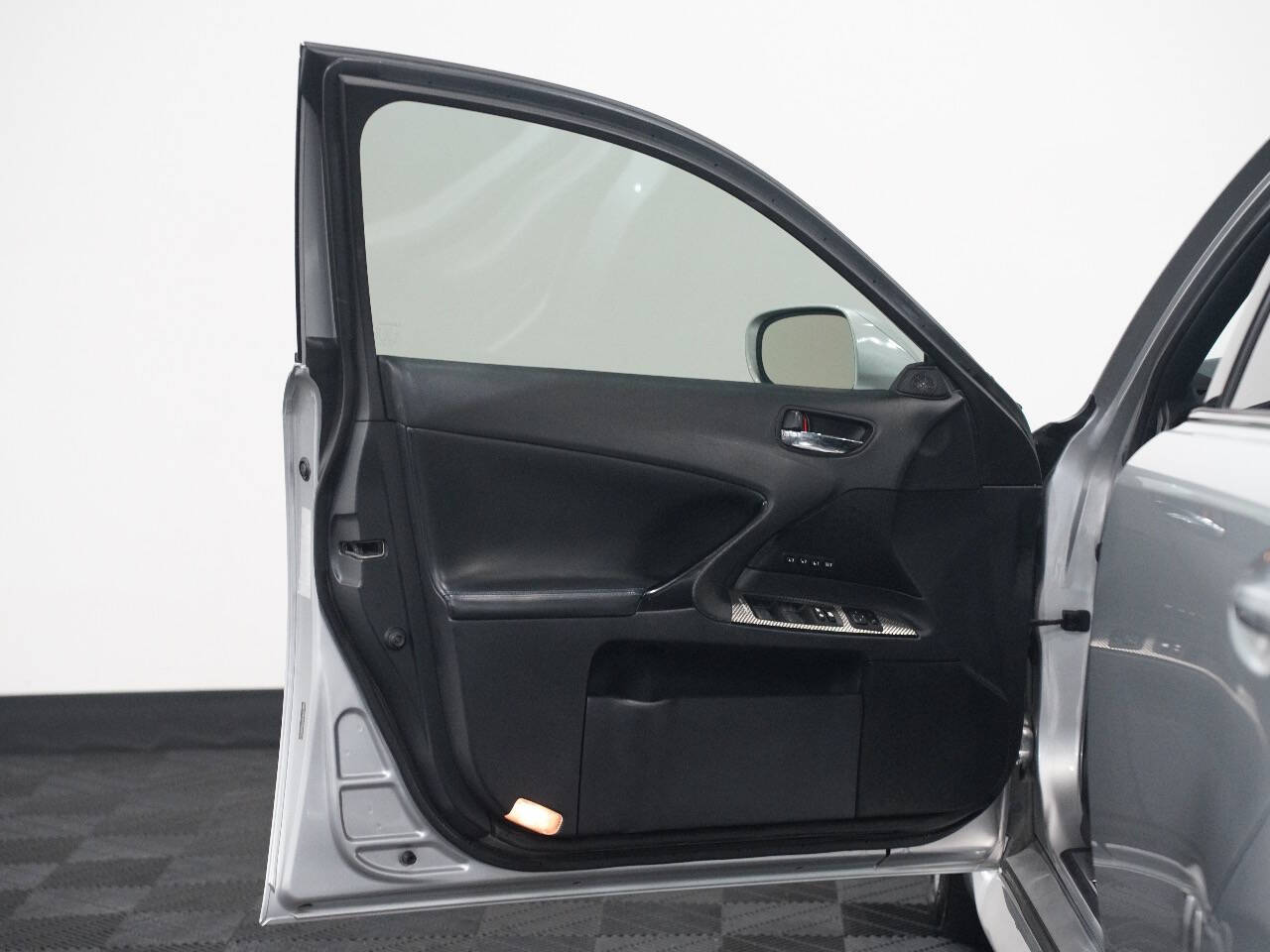 SILVER, 2011 LEXUS IS F Thumnail Image 23