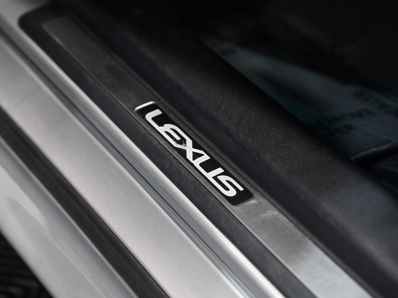 SILVER, 2011 LEXUS IS F Thumnail Image 31
