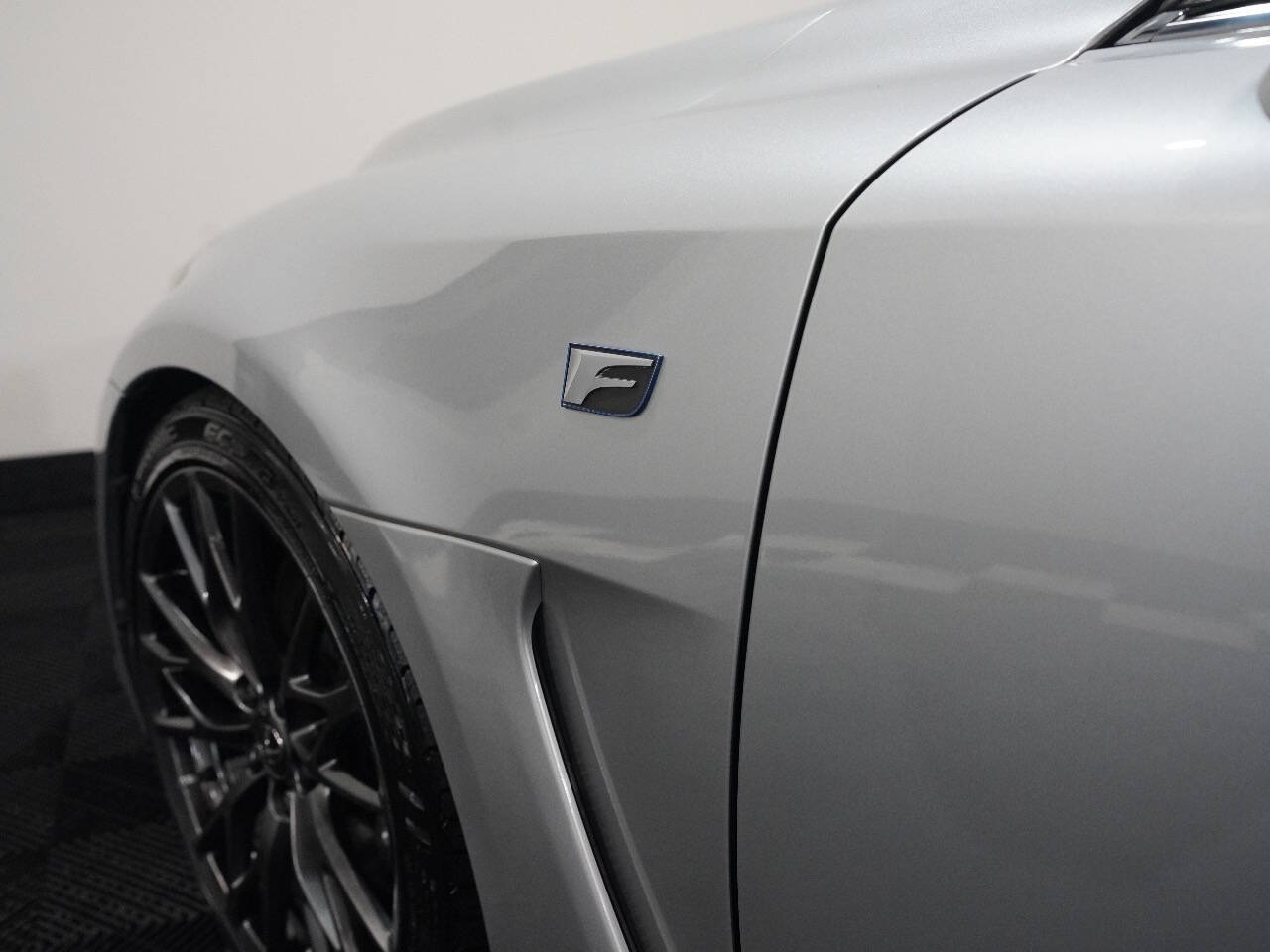 SILVER, 2011 LEXUS IS F Thumnail Image 22