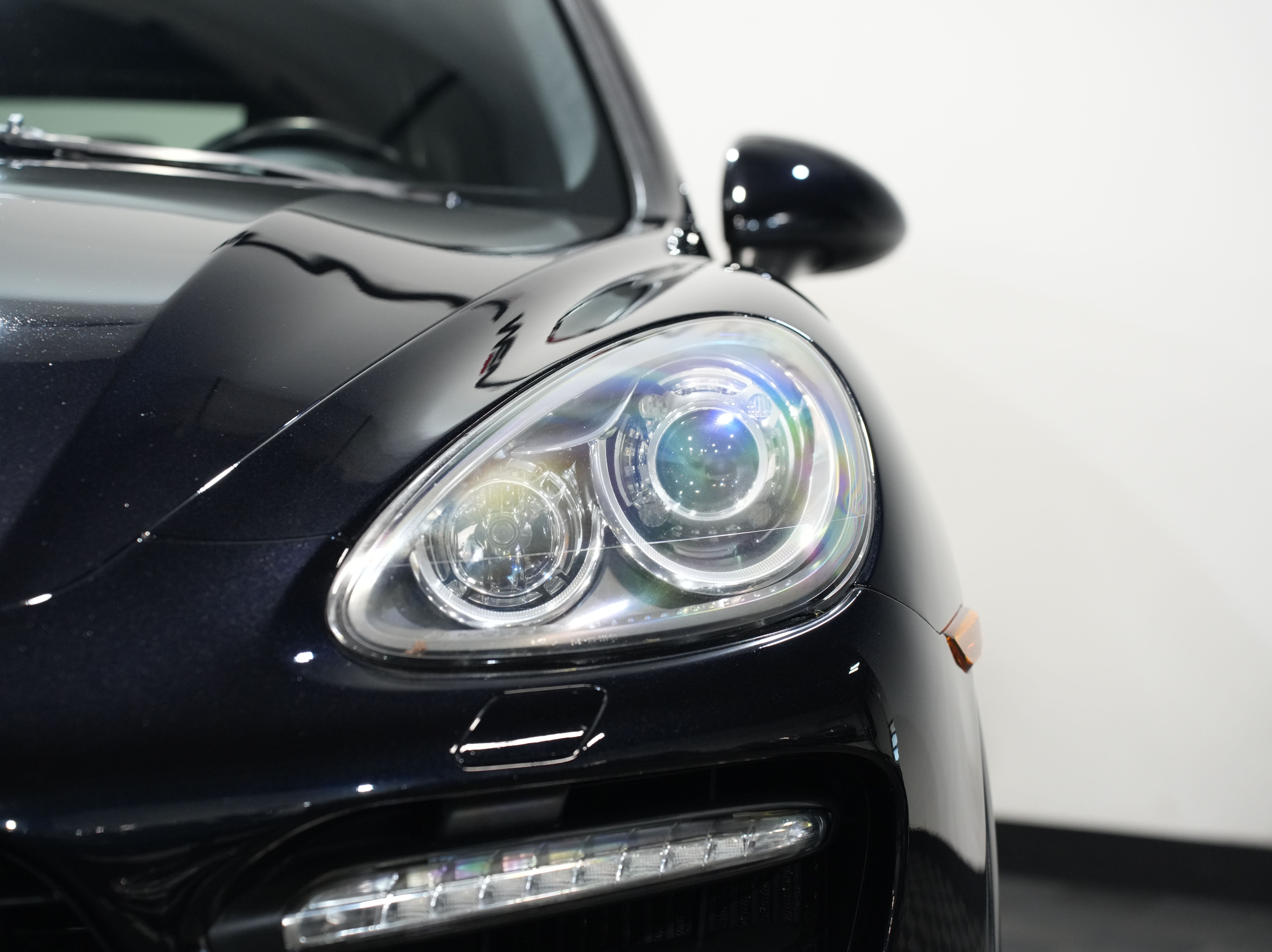 BLACK, 2011 PORSCHE CAYENNE Thumnail Image 10
