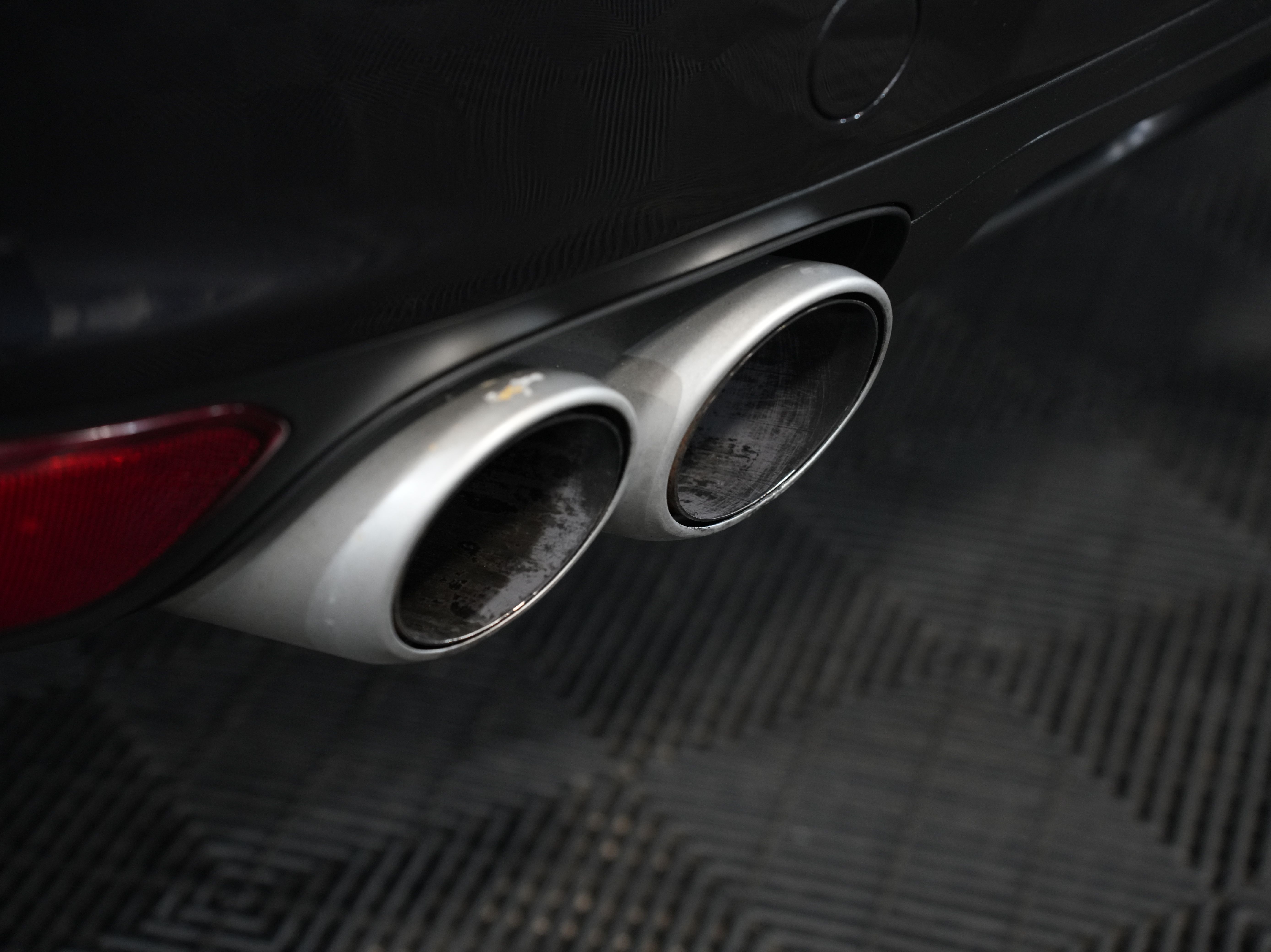 BLACK, 2011 PORSCHE CAYENNE Thumnail Image 17